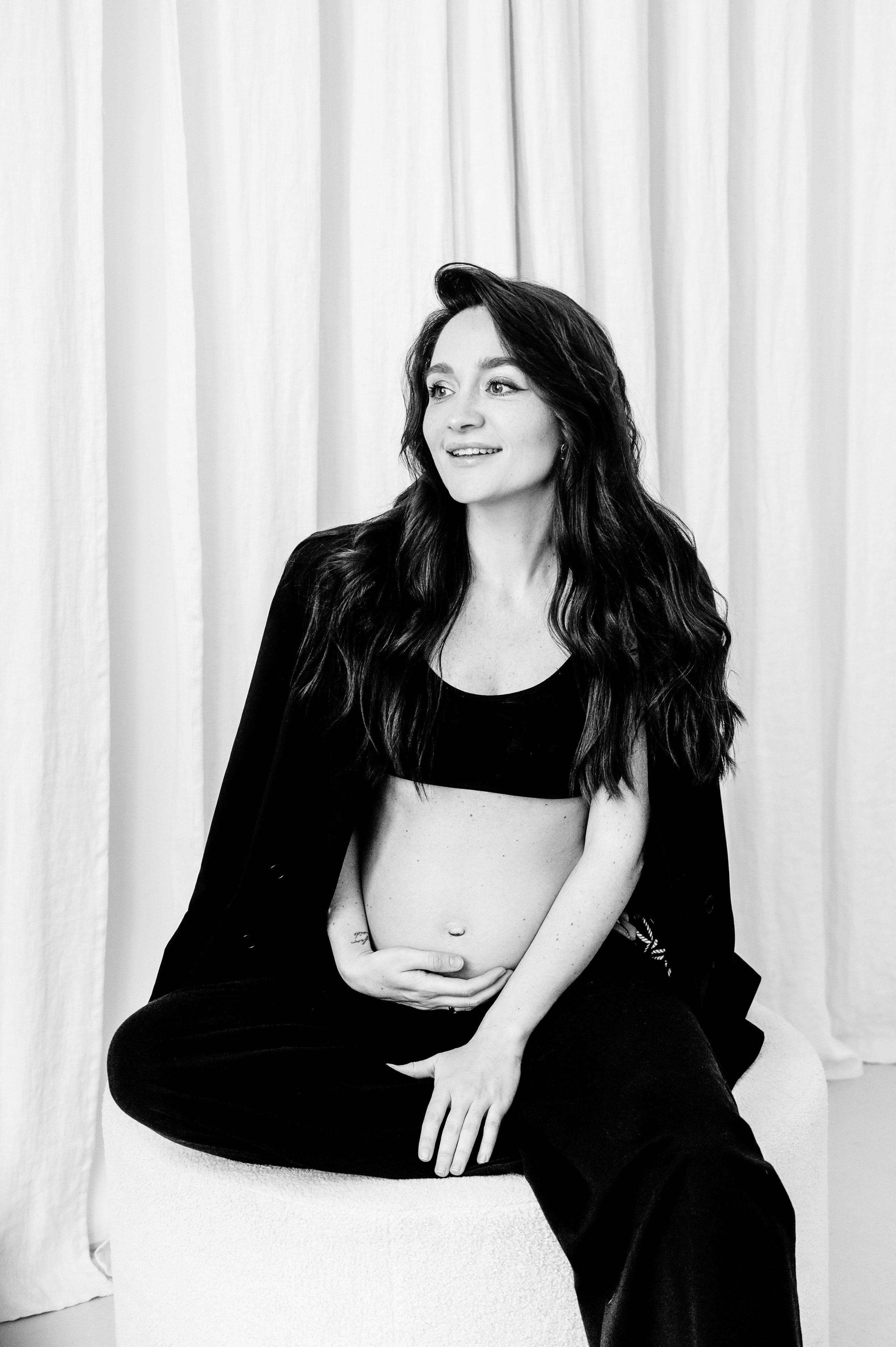 Профессиональный семейный и беременный фотограф в Санкт-Петербурге — Маргарита Иванова. Индивидуальные фотосессии под ключ: от образа до гот. Профессиональный фотограф беременности в СПБ. Стильные фотосессии беременности в стиле минимализм и классическая фотография