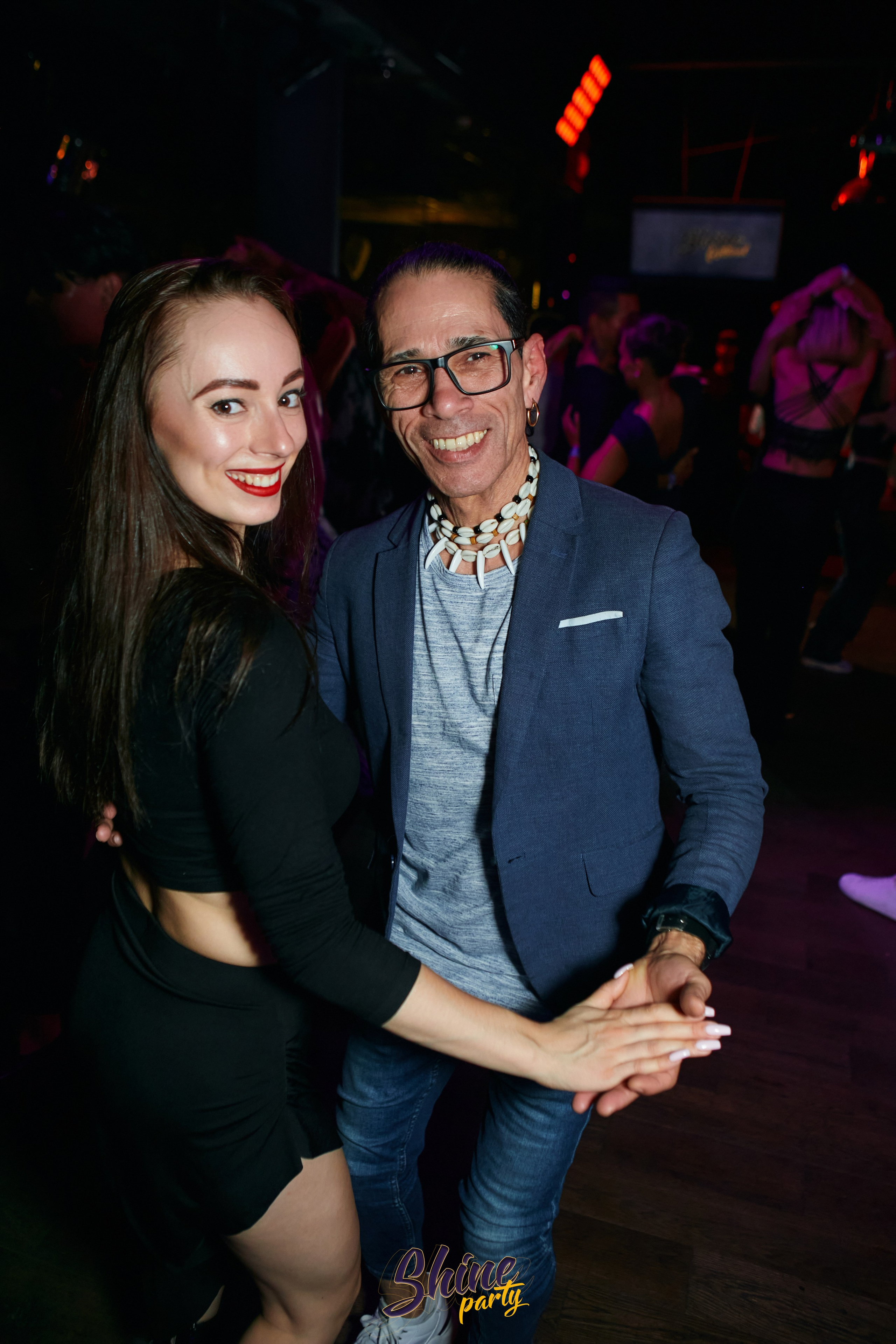 Shine party bachata. Свадебный фотограф