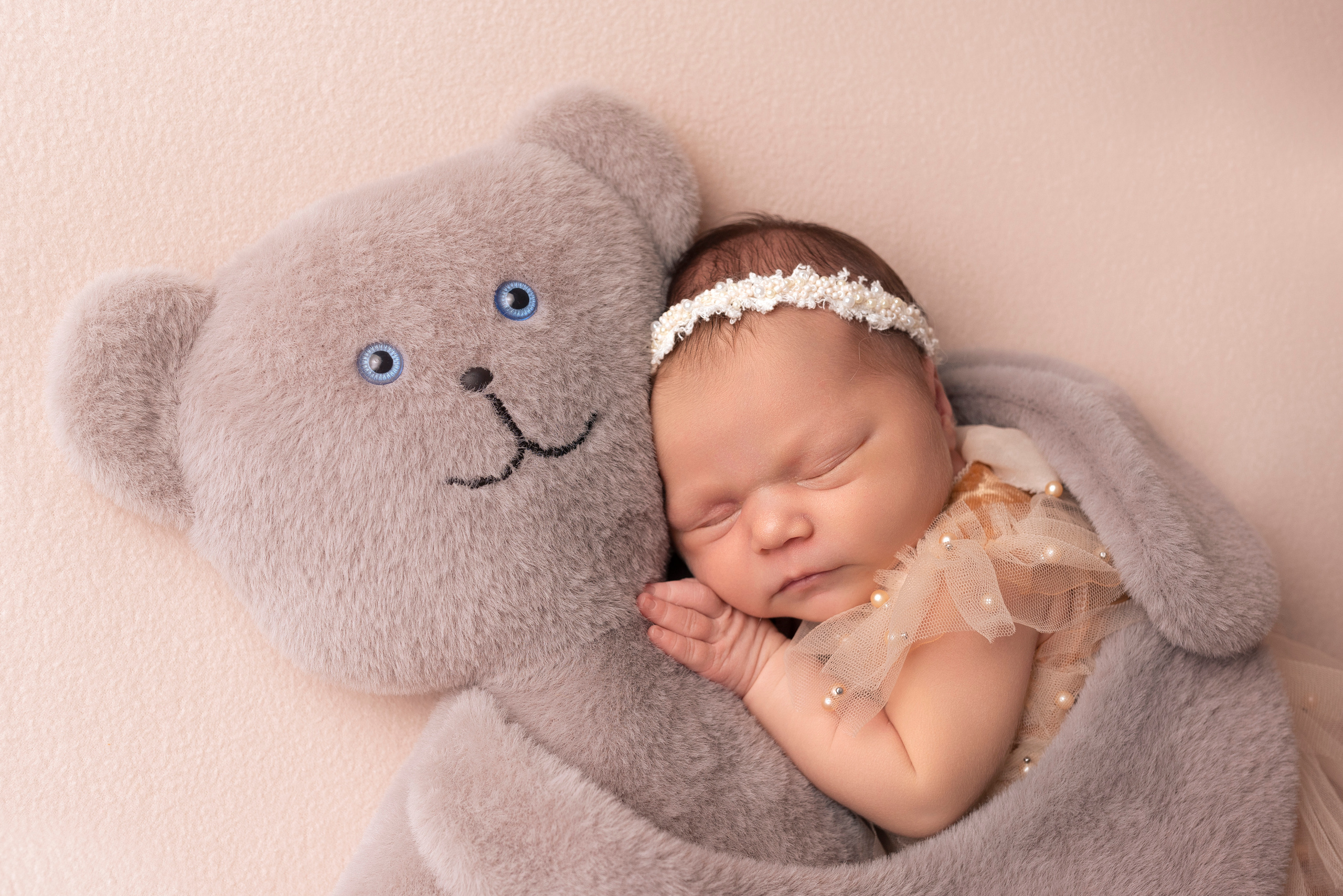 Съемка новорожденного в стиле классик