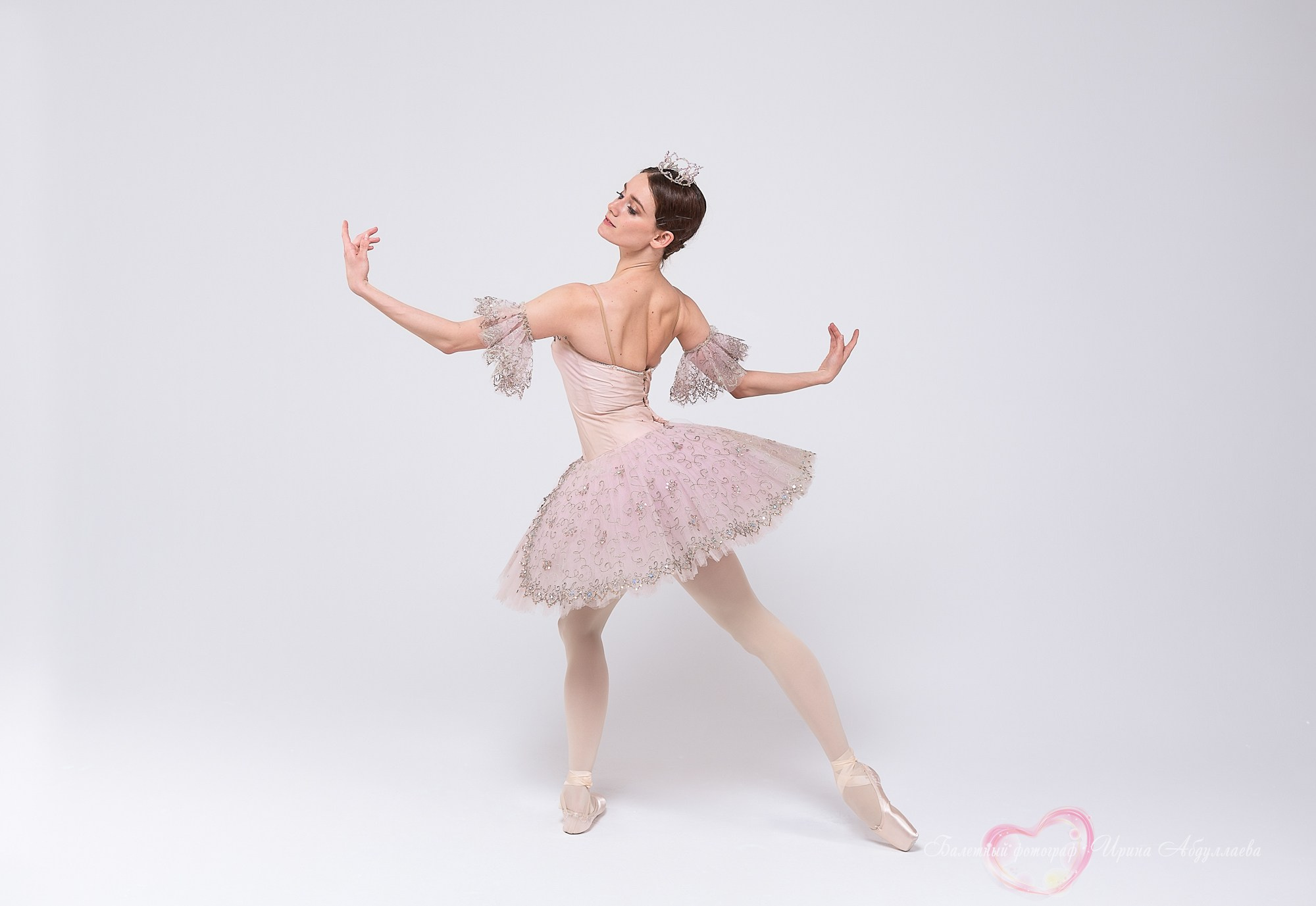 Ведущая балерина Классического национального балета Марина Окунева