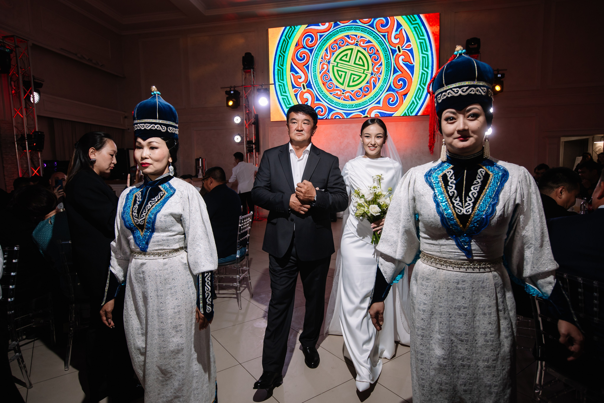 Свадьба Владимира и Ангиры. Свадебный и семейный фотограф в Элисте Лиджик Сарлов