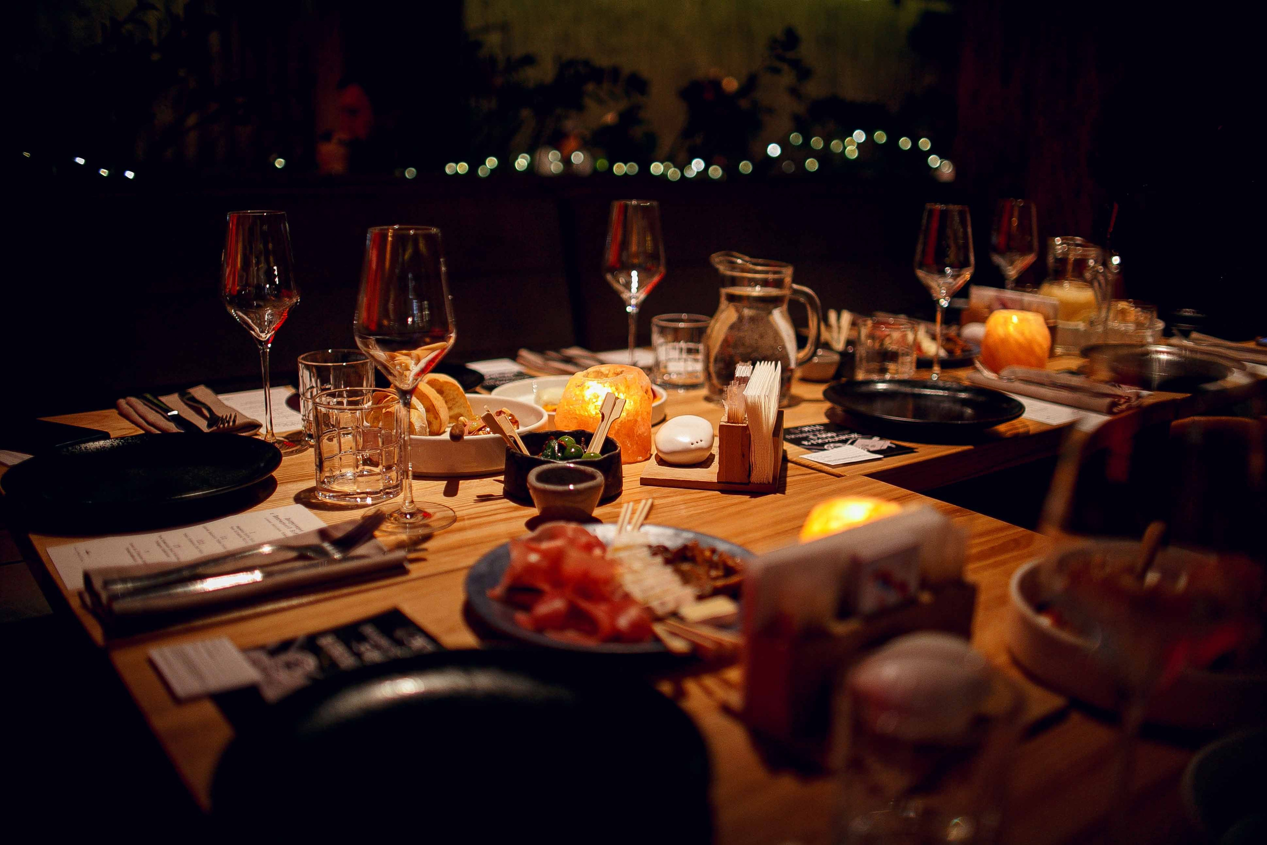 Винный вечер в «Сказке». Ваш репортажный фотограф Артемий Антонов