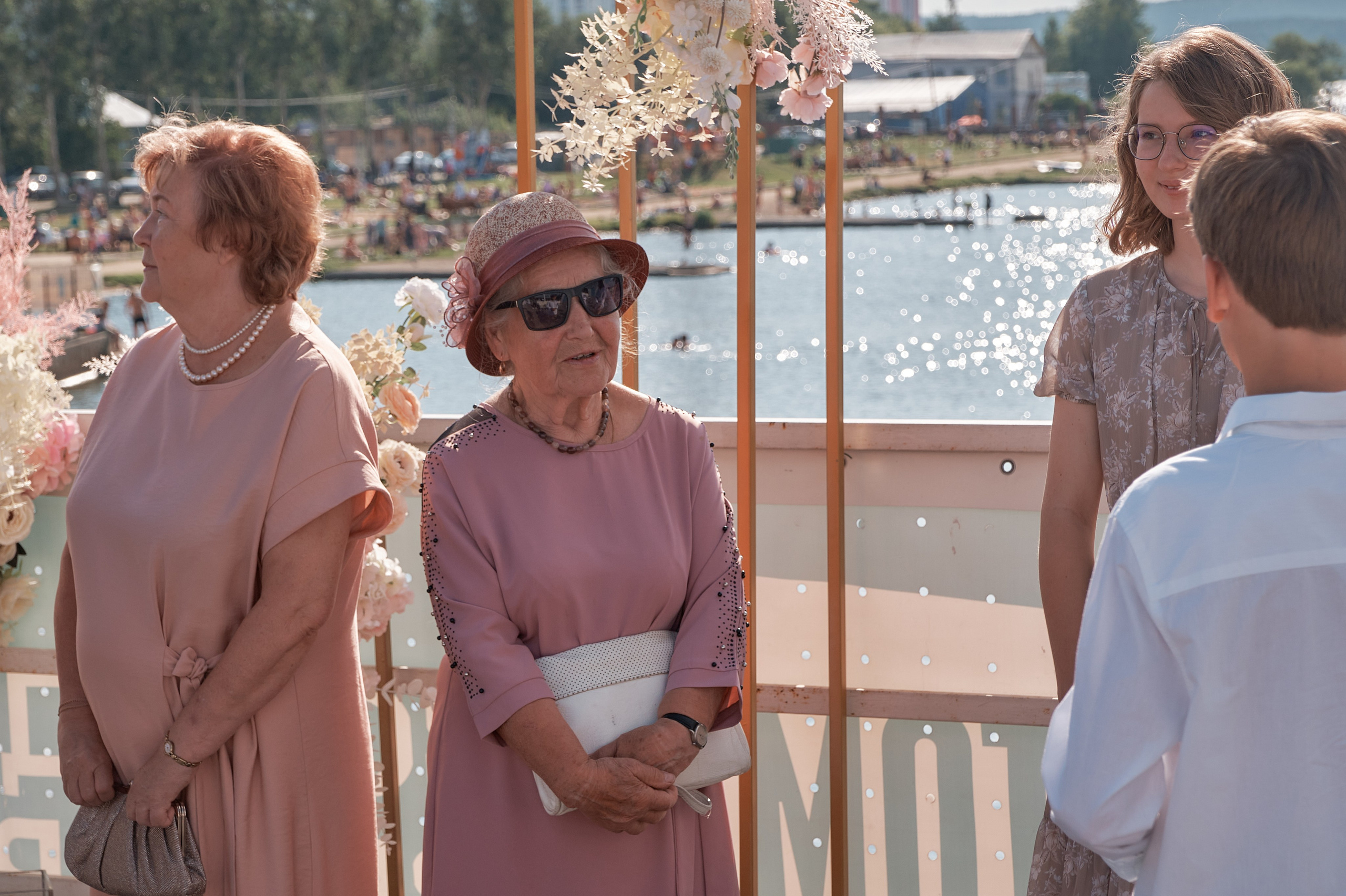 Яхта парус. Свадьба. Свадебный и портретный фотограф в Екатеринбурге Александр Блюденов