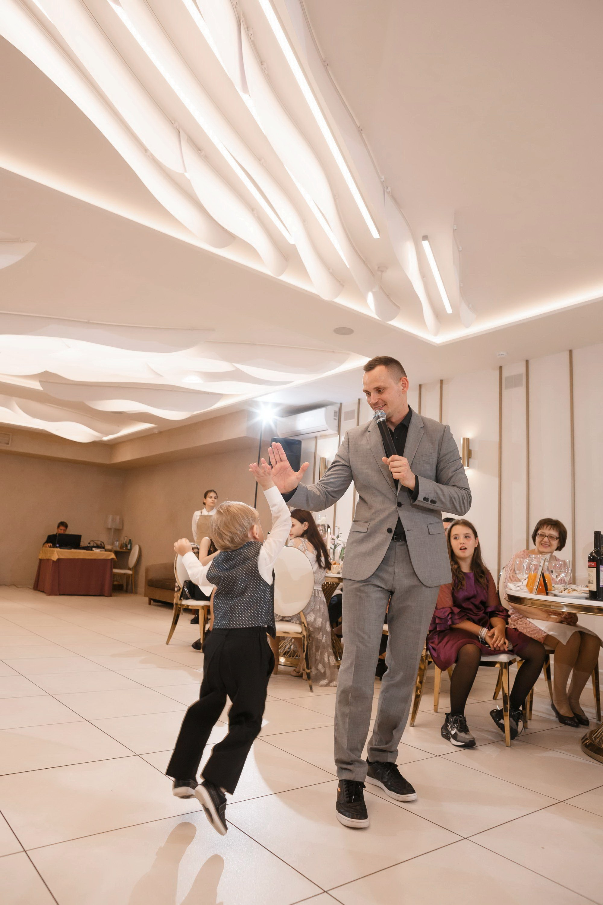 Свадебный банкет. Свадебный фотограф Игорь Брундасов 8PHOTO на свадьбу венчание загс СПб