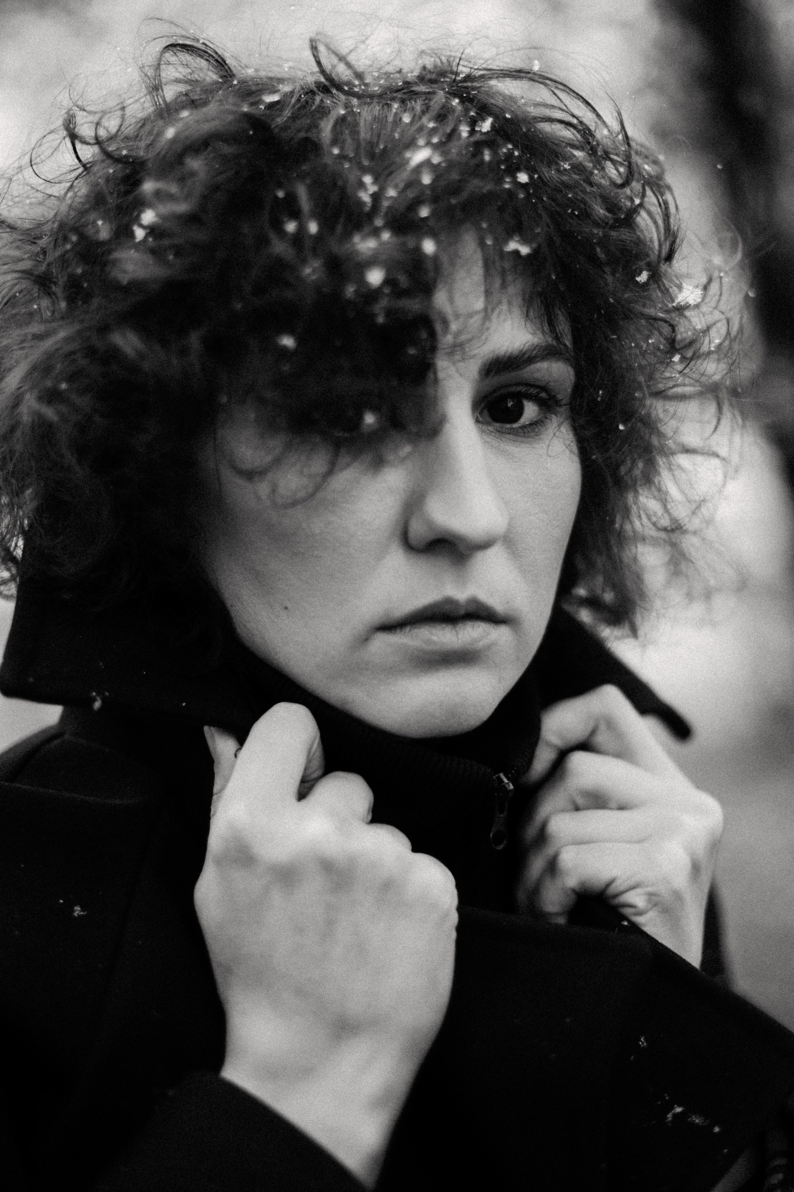 Фотосессия для женщин: утончённые, эмоциональные портреты. Подбор образа, помощь с позированием. Естественные фото, мягкий свет, стильная ретушь. Услуги фотографа в Краснодаре, создание уникального женского образа