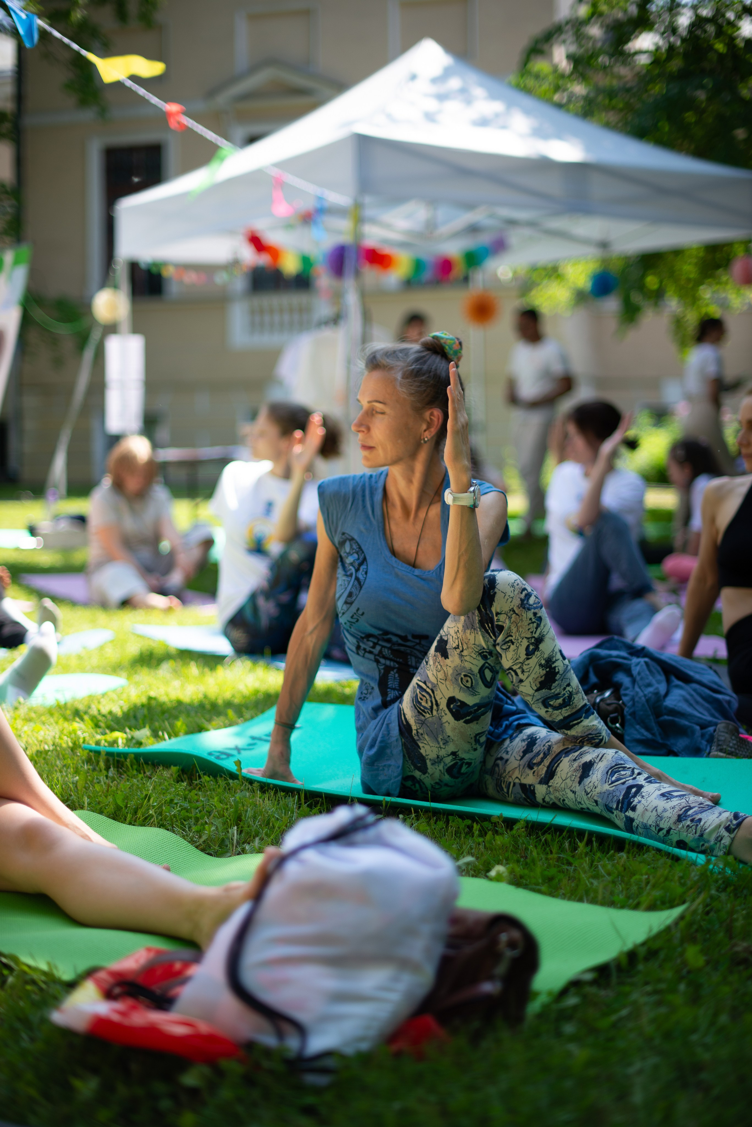 Посмотри День Йоги Санкт- Петербург 2025. Victoria Radjevna Репортажный Фотограф — Видеограф Москва • Санкт-Петербург