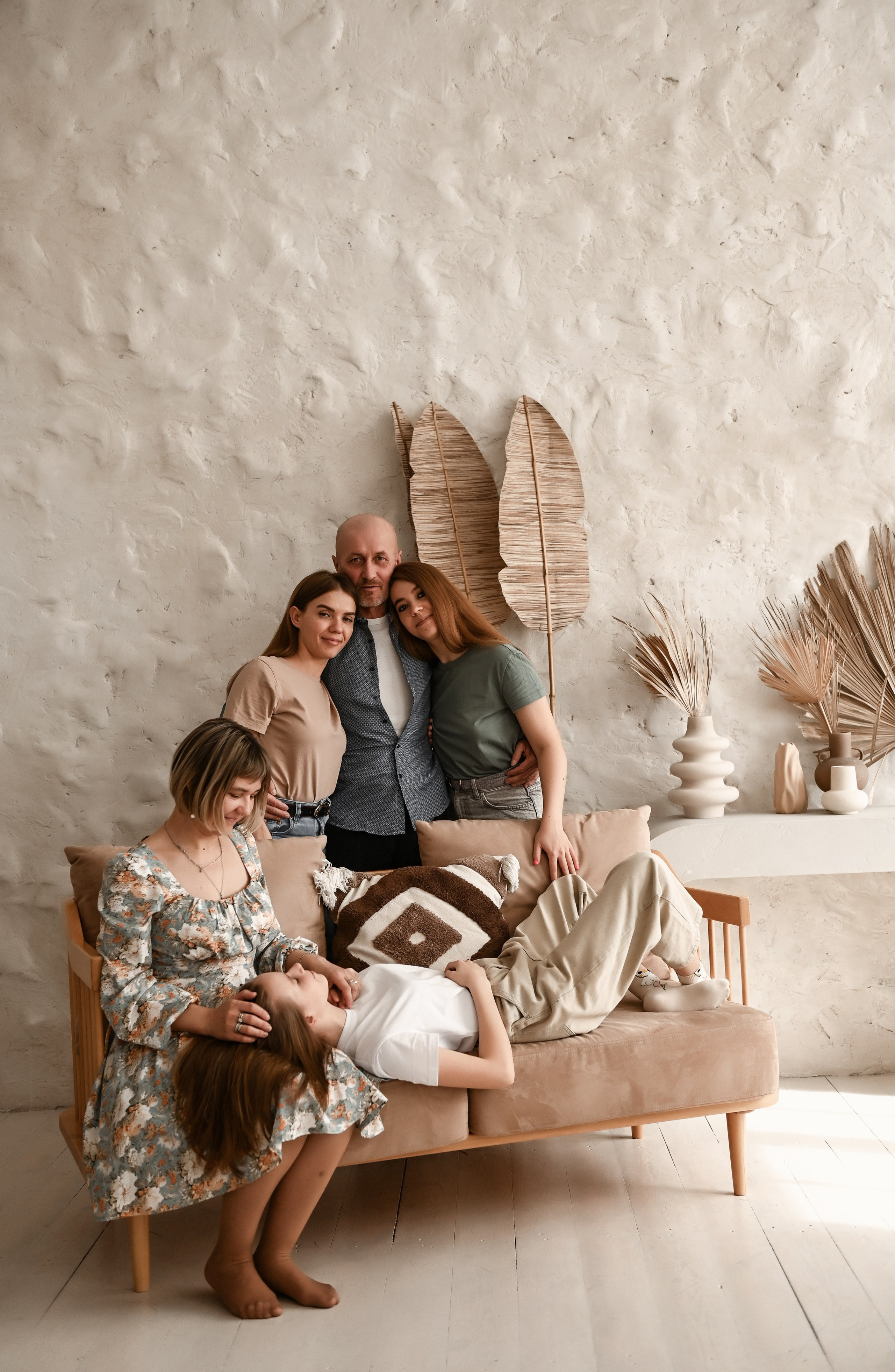 Семейная студийная  фотосессия 2. Свадебный, семейный, детский, контент фотограф в Омске Максим Ильин