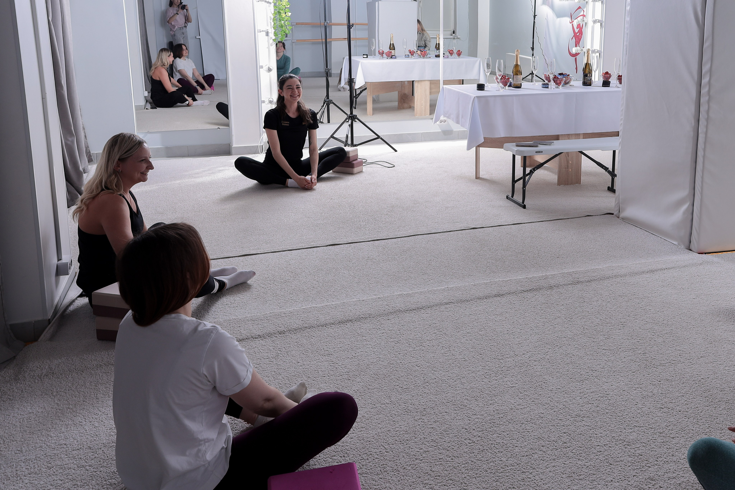 Арт-терапия + аэройога. Фотограф Надршина Лилия