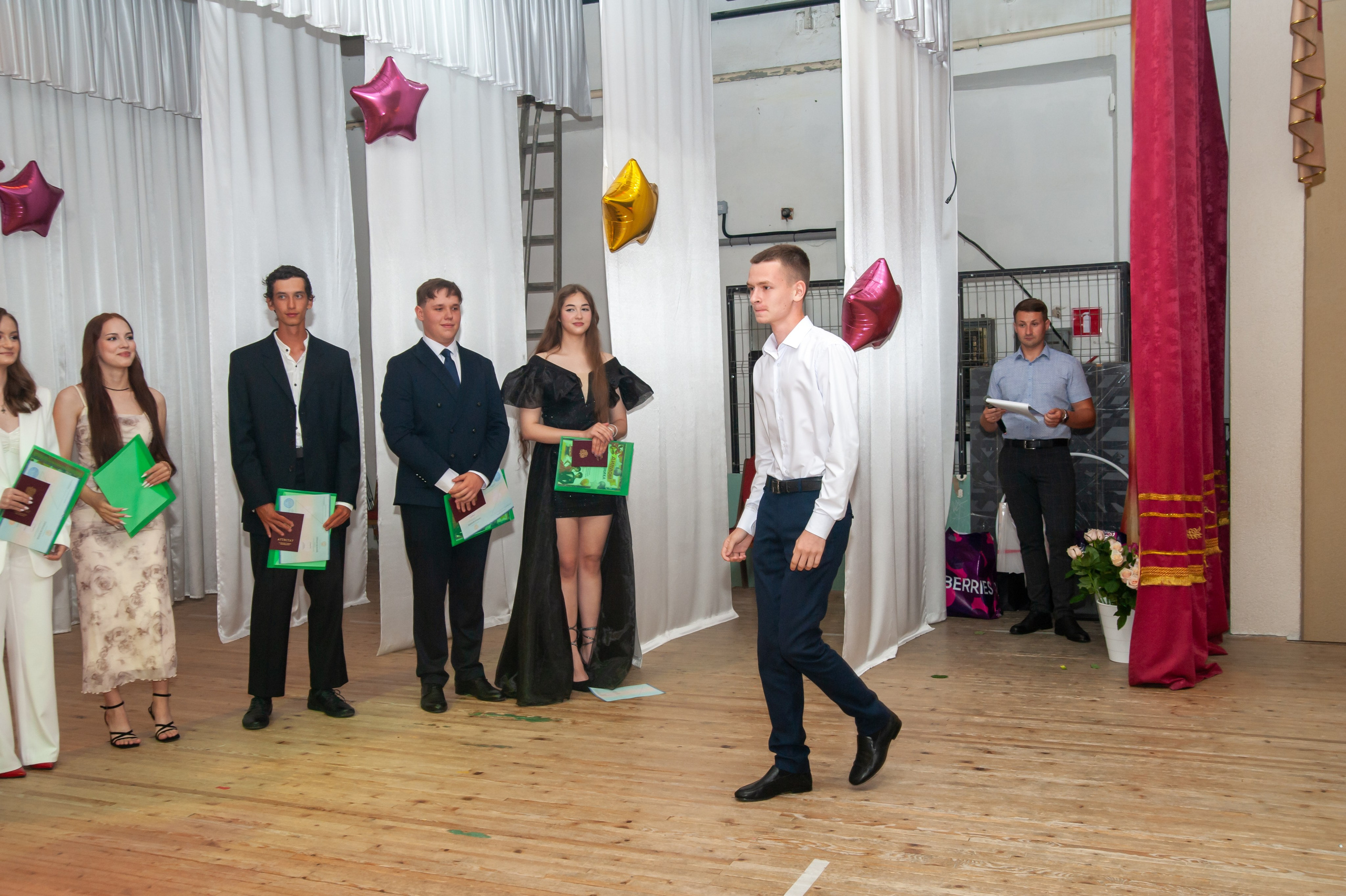 Выпускной МАОУ СОШ № 17 им. Эдуарда Есаяна. Свадебный и семейный фотограф Денис Лукьянов в Краснодаре, Краснодарском крае и Республике Крым