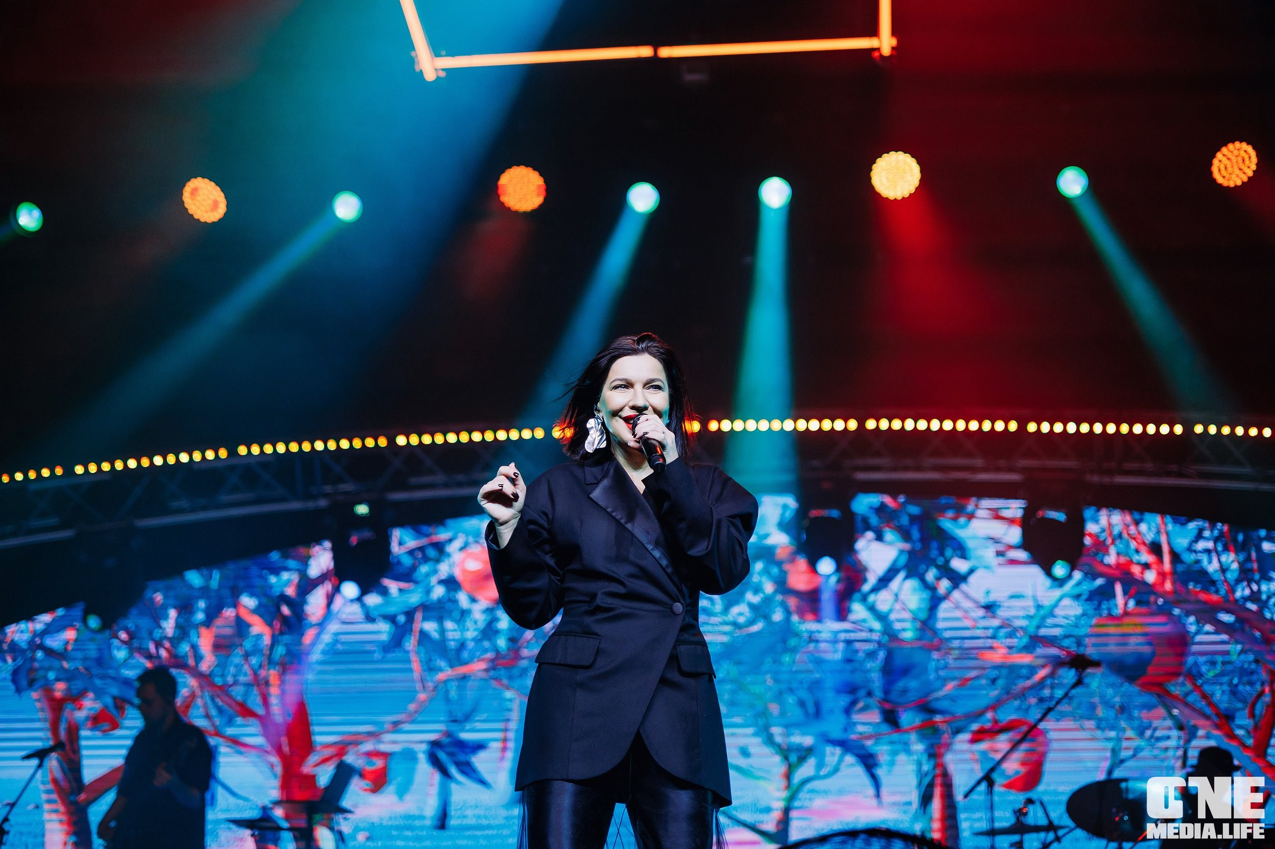 Фоторепортаж с концерта Ёлки. One Media Life: фоторепортажи, фотоотчеты с мероприятий и заведений