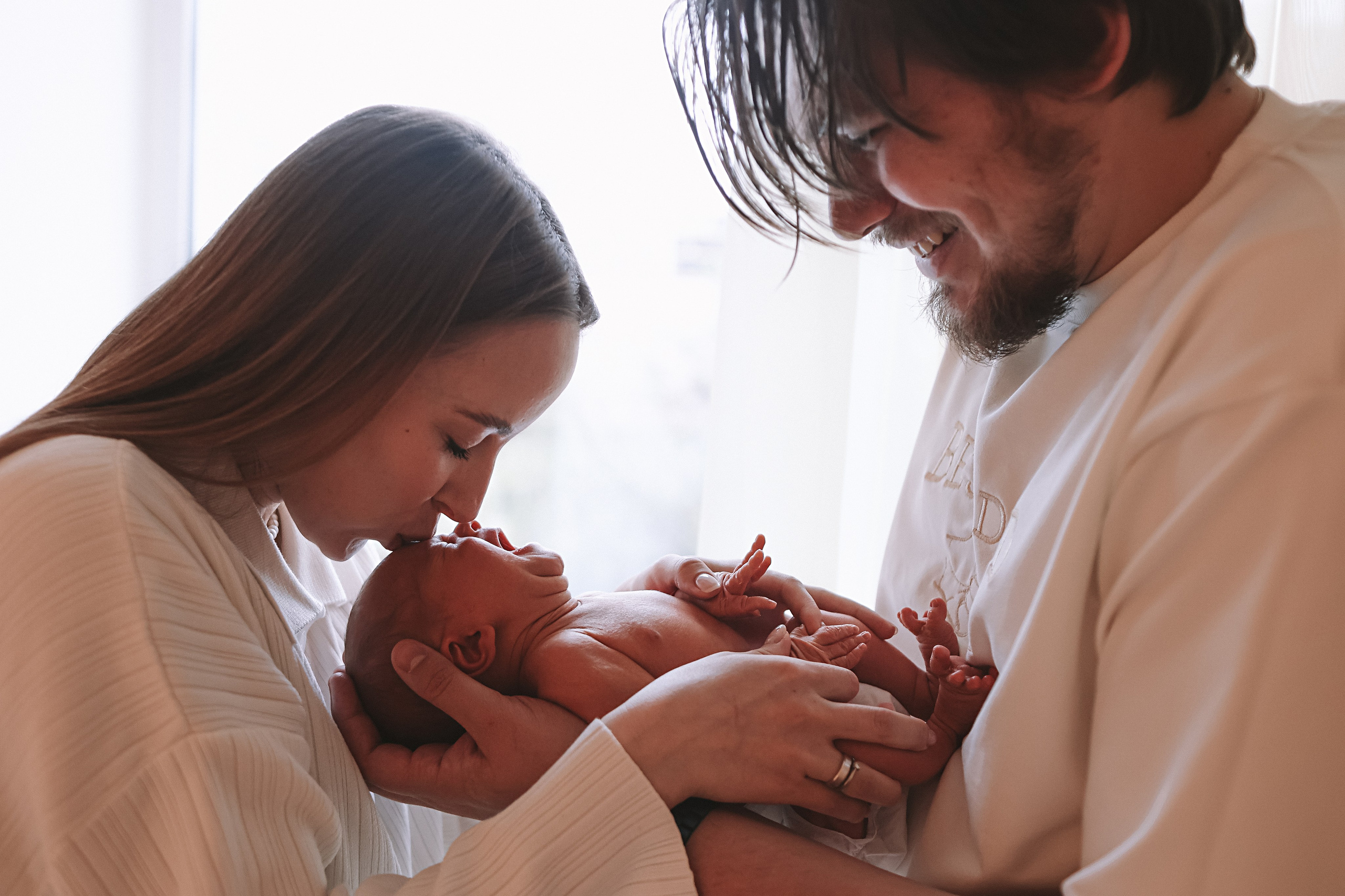 Выписка палата+внизу ПЦЭ. Семейный фотограф Тюмень, фотограф на роды Салмина Мария