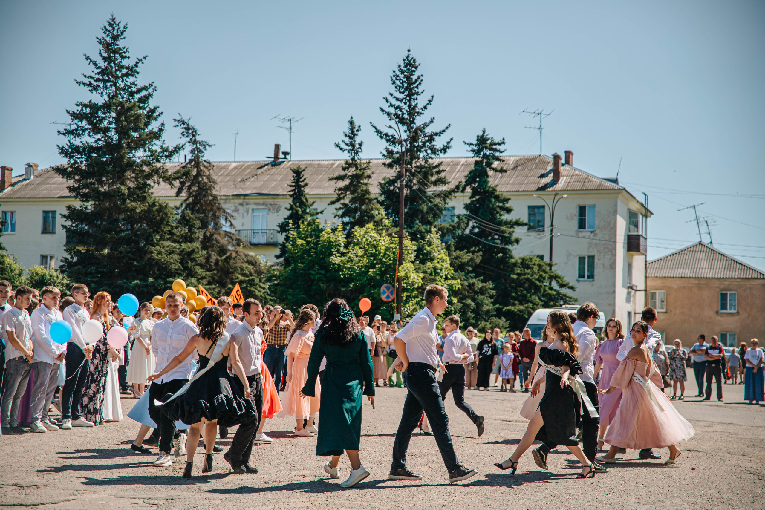 Выпускной 11 классов 2024 Невель. Фотограф Дарья Маташкова