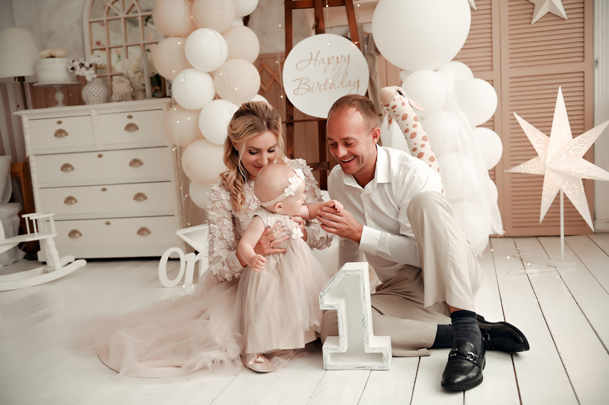 Студийные семейные, детские, индивидуальные фотосессии. Свадебный, семейный, детский, контент фотограф в Омске Максим Ильин