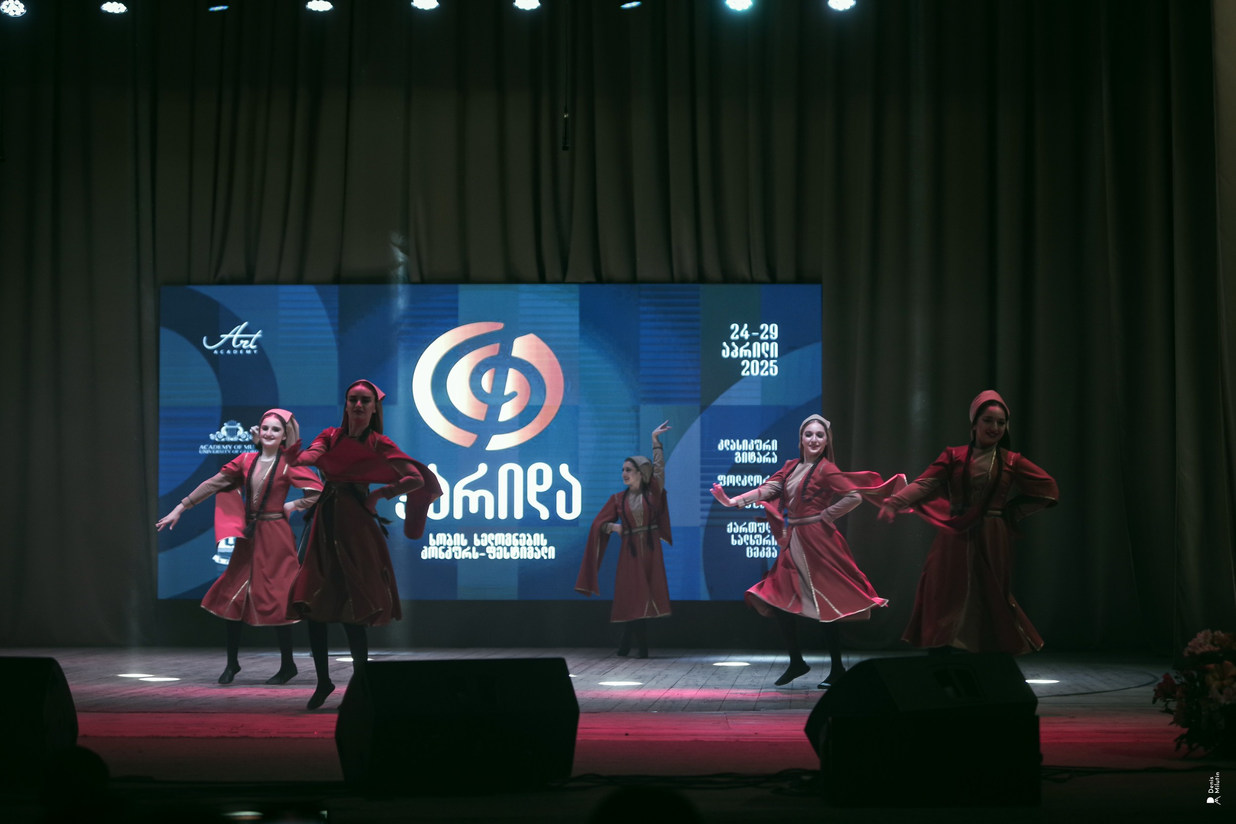 Танцы в Хоби. Портретный фотограф Денис Милютин