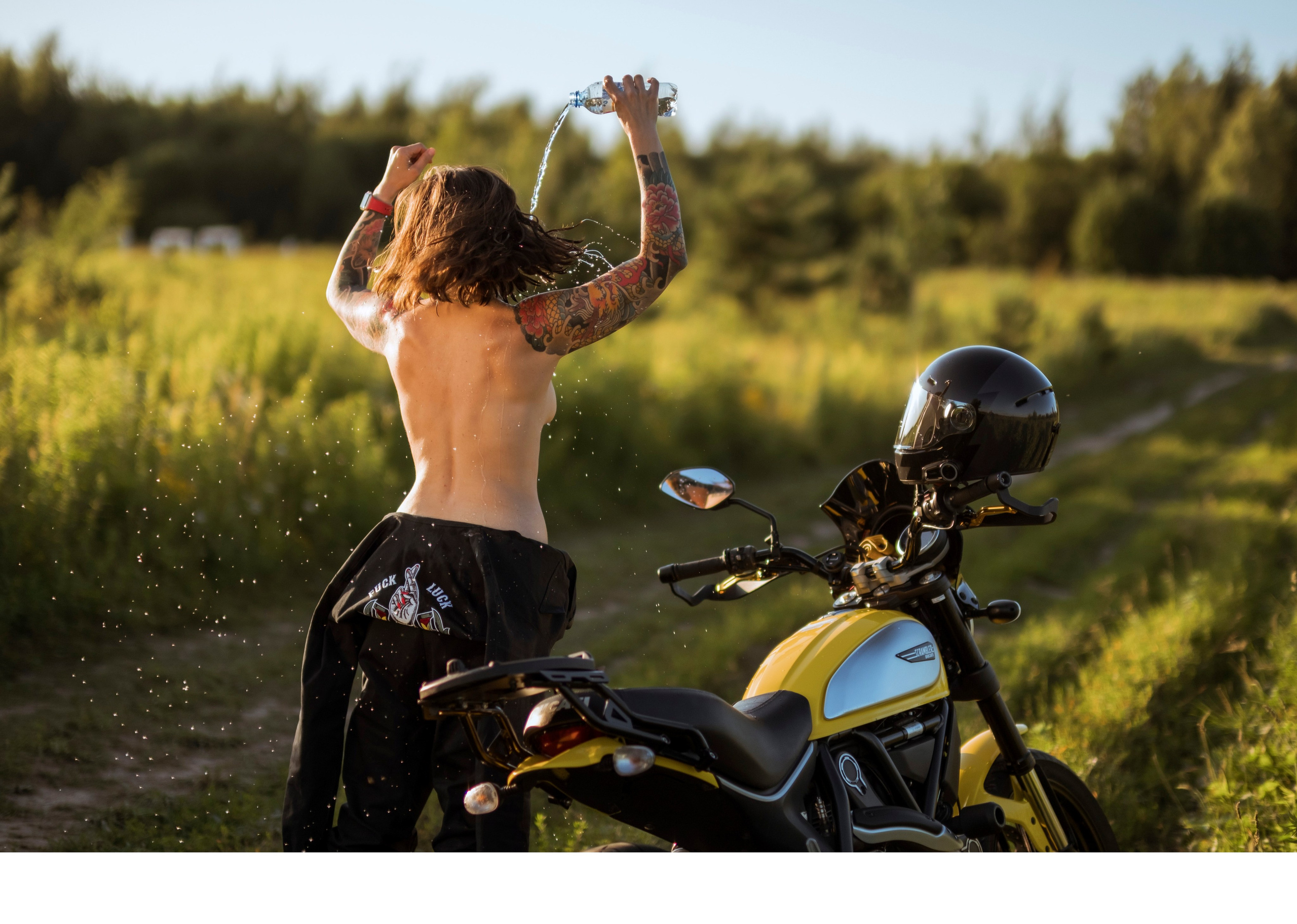 Календарь Girls Only 26. FotoMotoHunterZ — фотографии мотоциклистов на улицах города