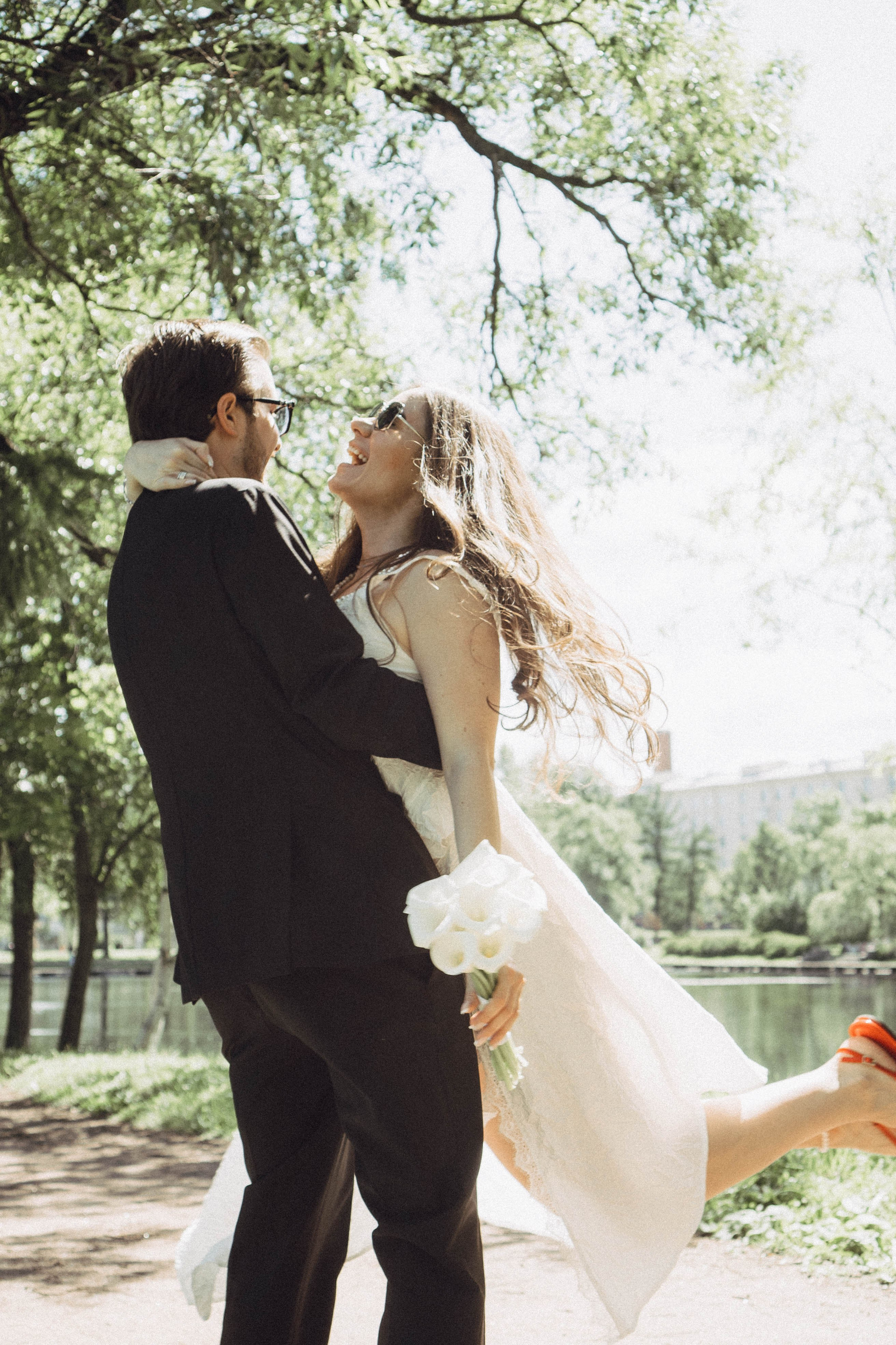 СВАДЕБНАЯ СЬЕМКА В ПАРКЕ ПОБЕДЫ И ПРОГУЛКА ПО МОСКОВСКОМУ ПРОСПЕКТУ. Профессиональный фотограф, Санкт-Петербург — Виктория Богомолова