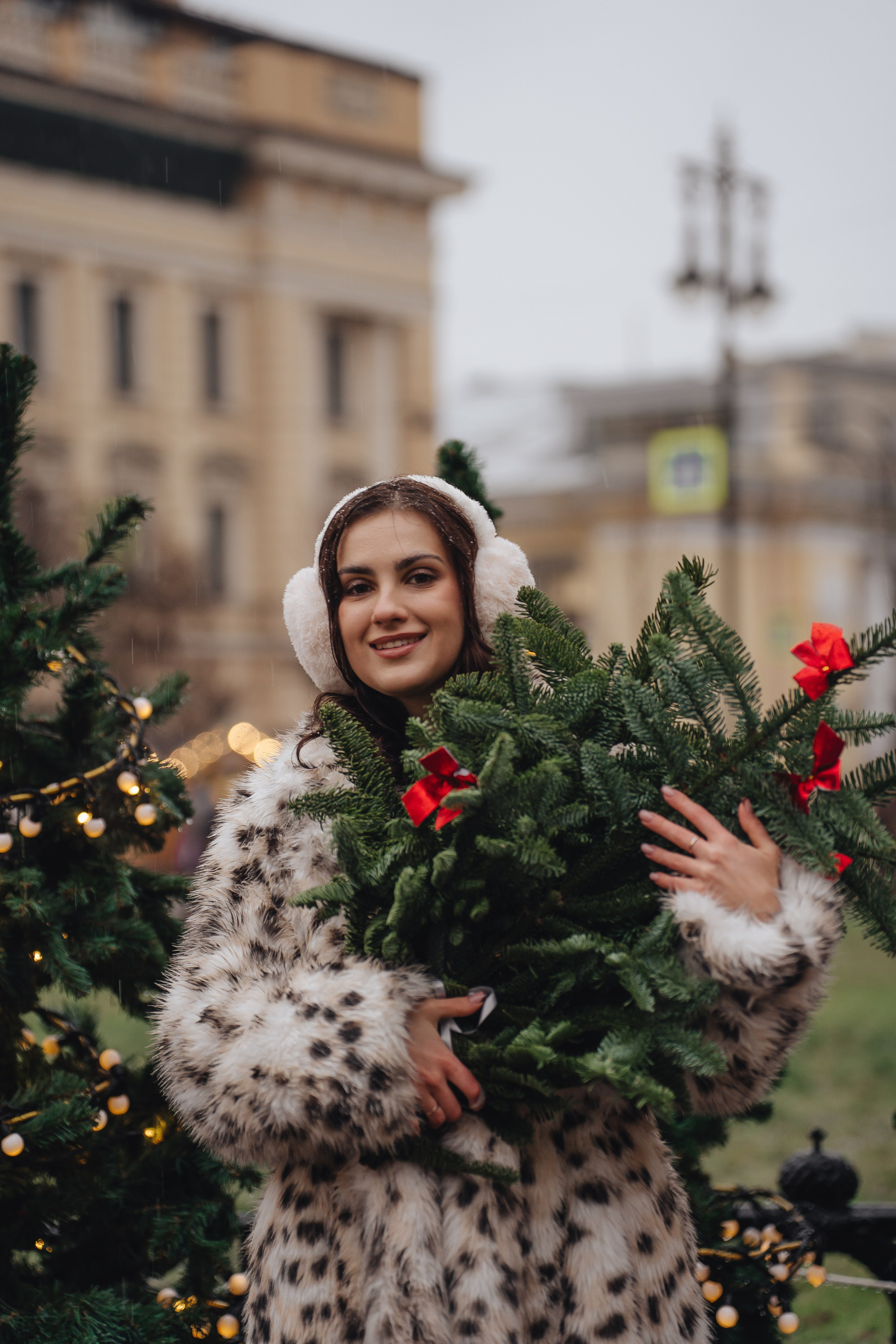 ПРОГУЛКА НА МАНЕЖНОЙ ПЛОЩАДИ ДЛЯ ДЕВУШКИ ПЕРЕД НОВЫМ ГОДОМ (НОВОГОДНЯЯ ФОТОСЕССИИЯ НА МАНЕЖНОЙ ПЛОЩАДИ). Профессиональный фотограф, Санкт-Петербург — Виктория Богомолова