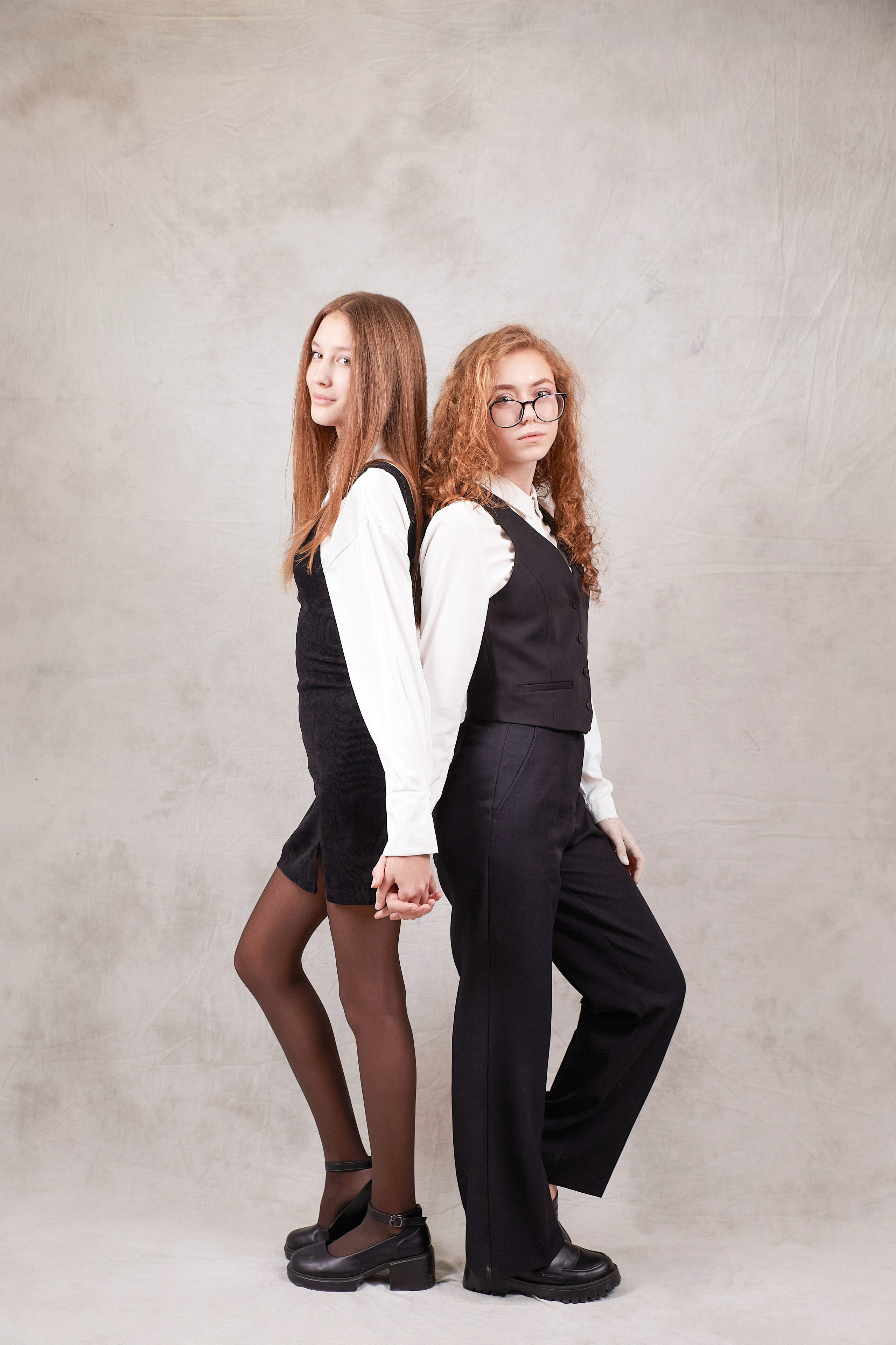 Стильный выпускной школьный альбом 9 и 11 класс «Классика» Тюмень. Выпускные альбомы в Тюмени для школ, садов, вузов спортивных секций