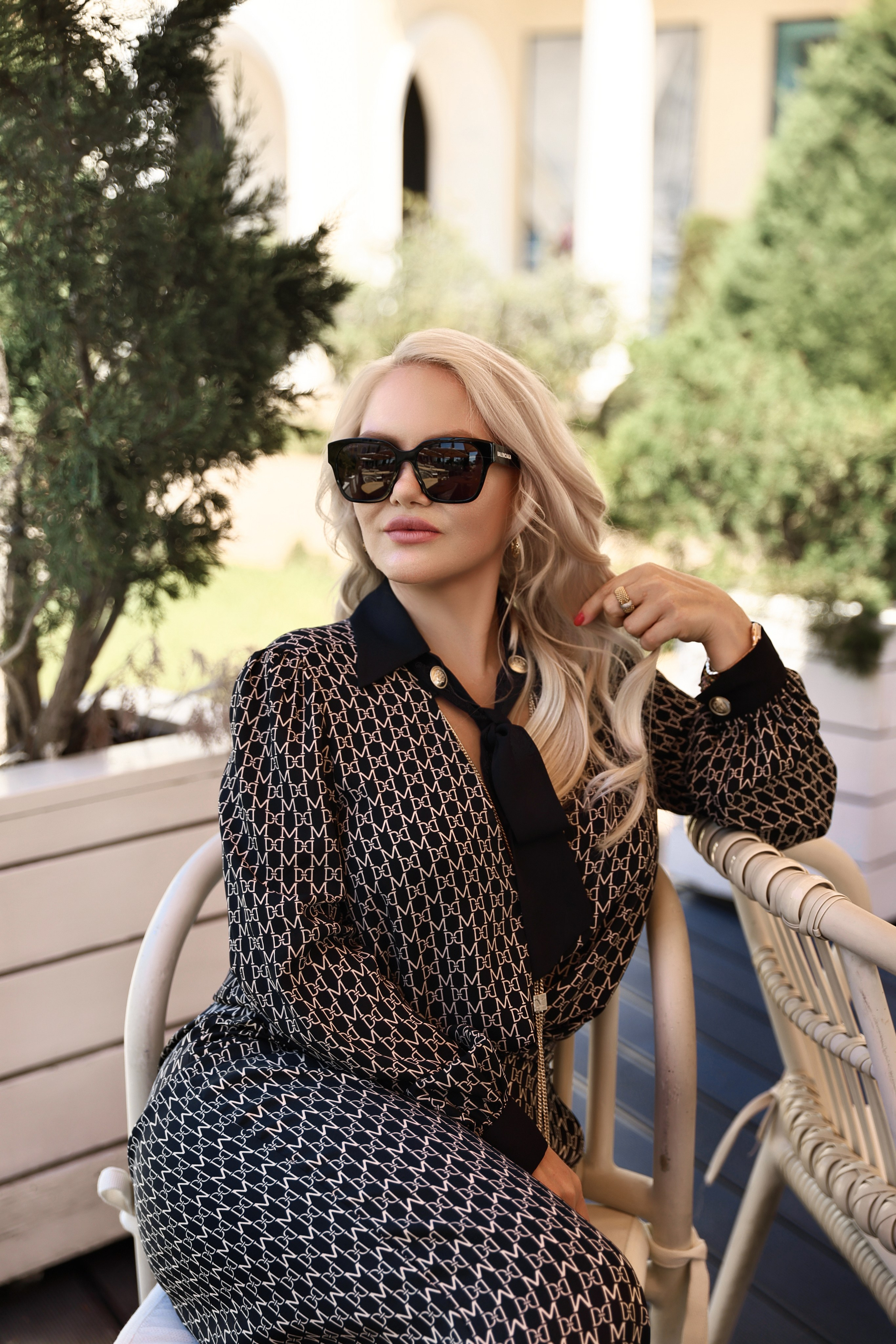 Женский портрет на природе в Сочи. Профессиональный фотограф в Сочи Виктория Джой. Обучение