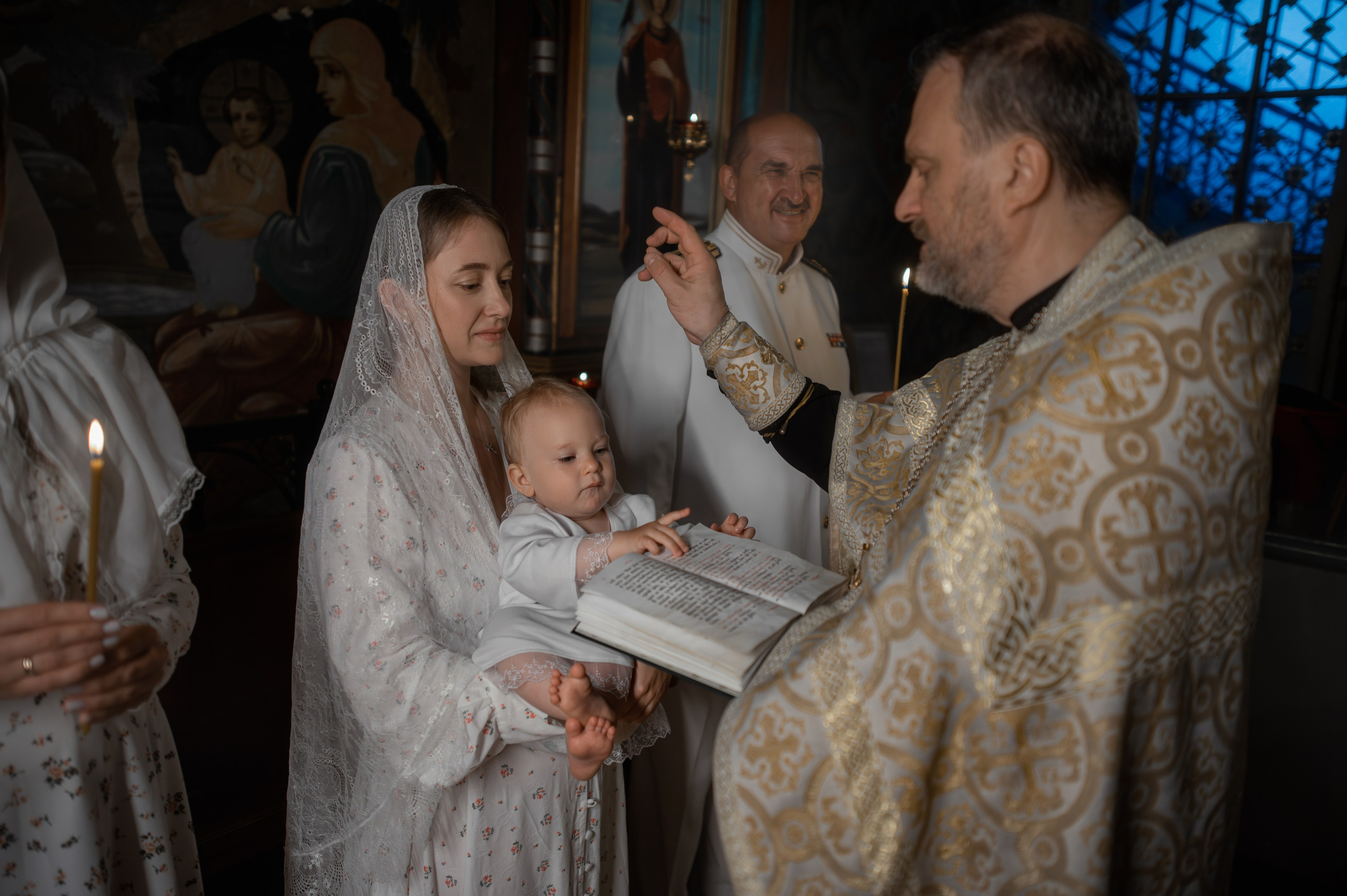 Крещение в соборе Петра и Павла в Петергофе. Фотограф на крещение и венчание, семейный фотограф в Санкт-Петербурге