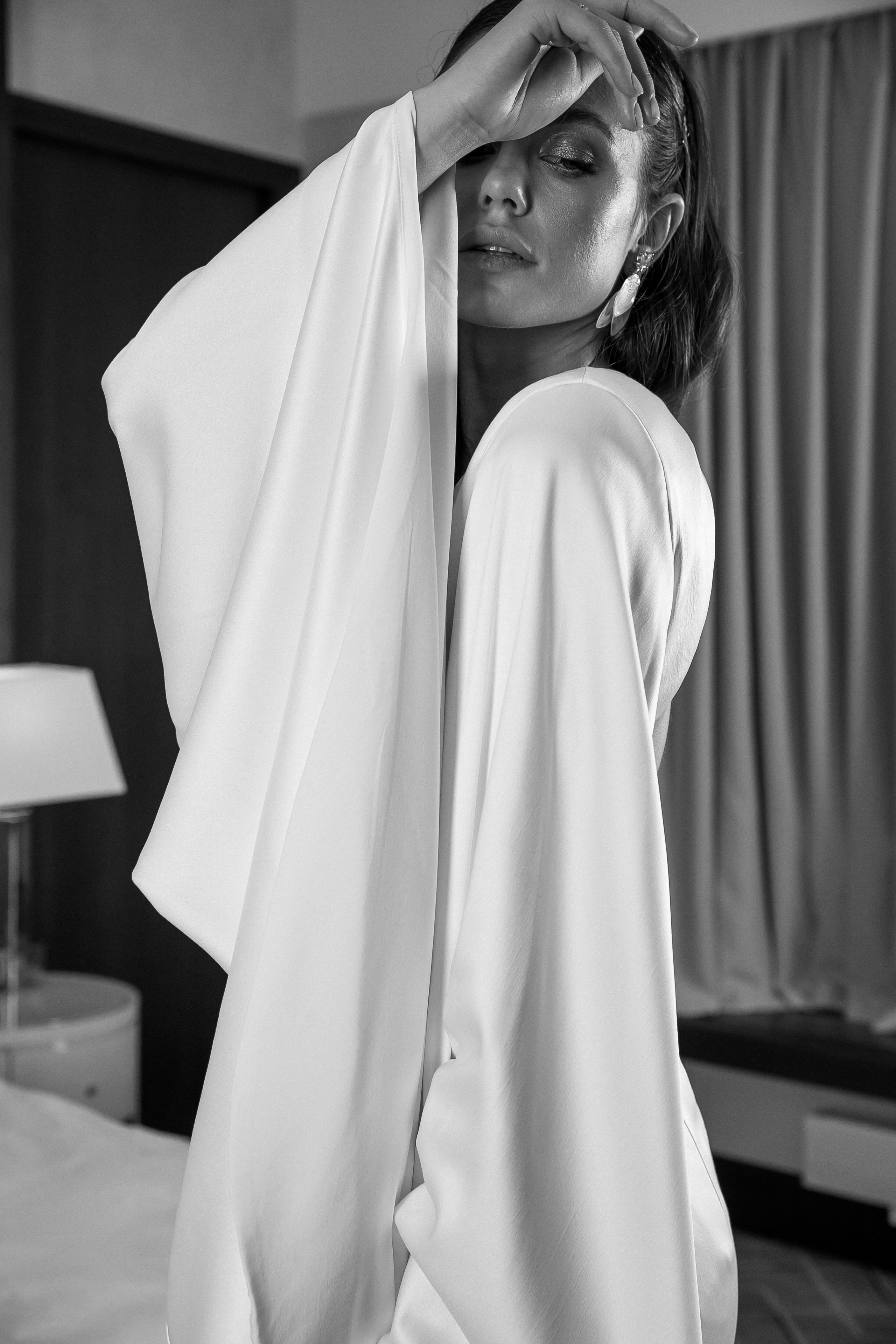 Свадебная фотосессия в отеле Hyatt Regency Moscow Petrovsky Park. Свадебный фотограф в Москве Элина Ларченкова. Фото, которые цепляют