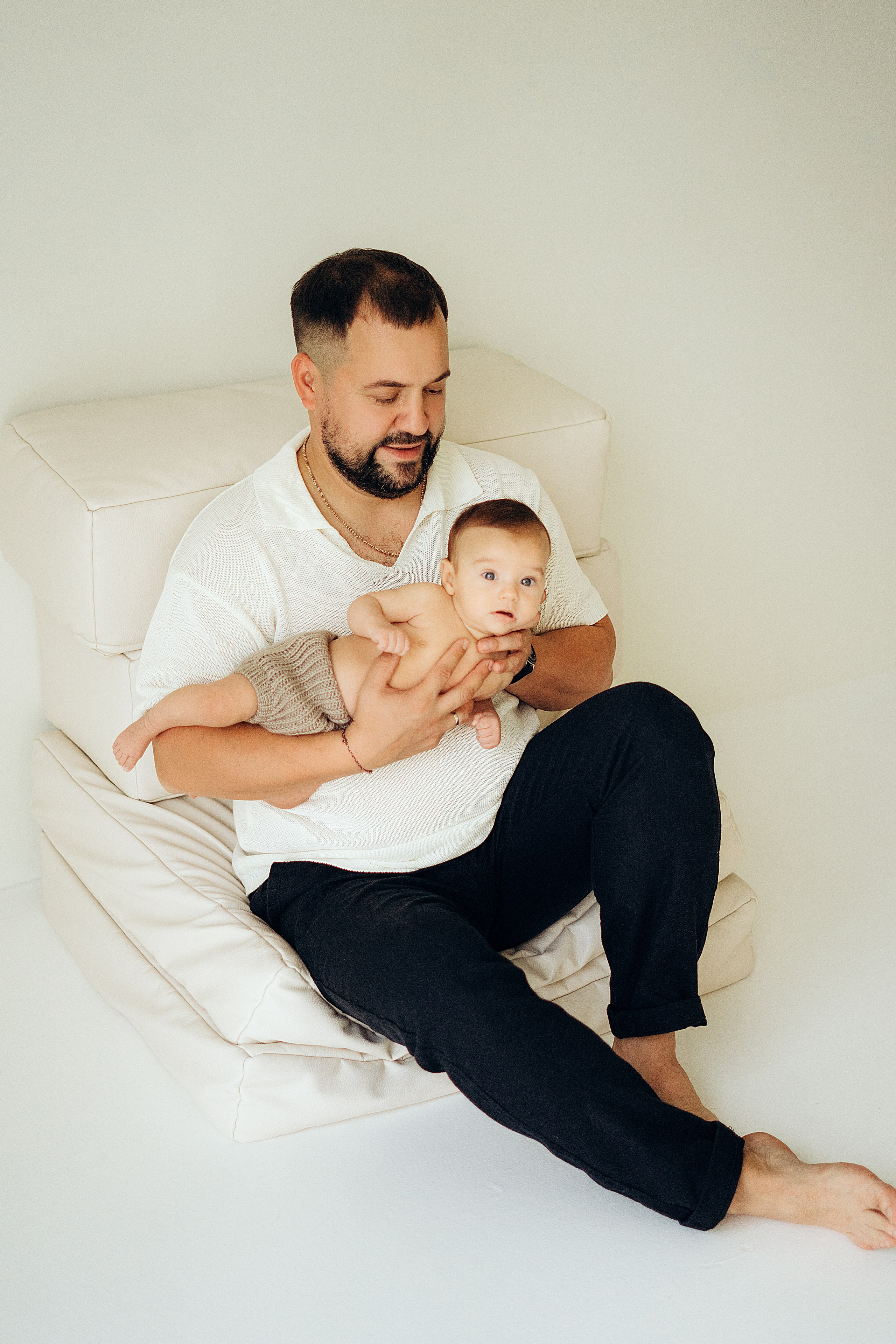 ньюборн фотосессия лайфстал фотограф новорожденные ребенок ребенок в реквизите семейные фото 