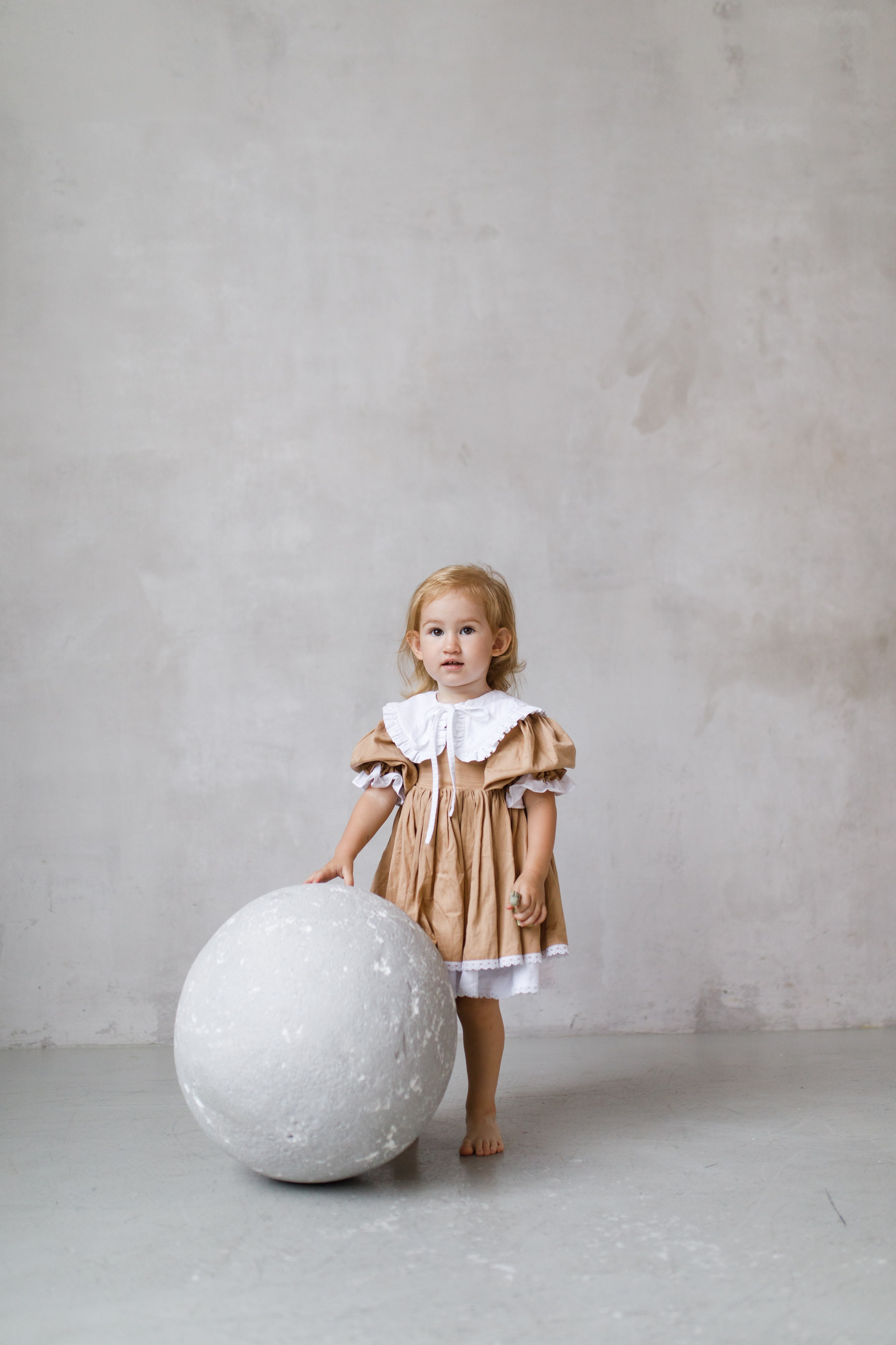 Семейная фотосессия в студии 2 года Валерии. Фотограф в Уфе Ирина Идрисова