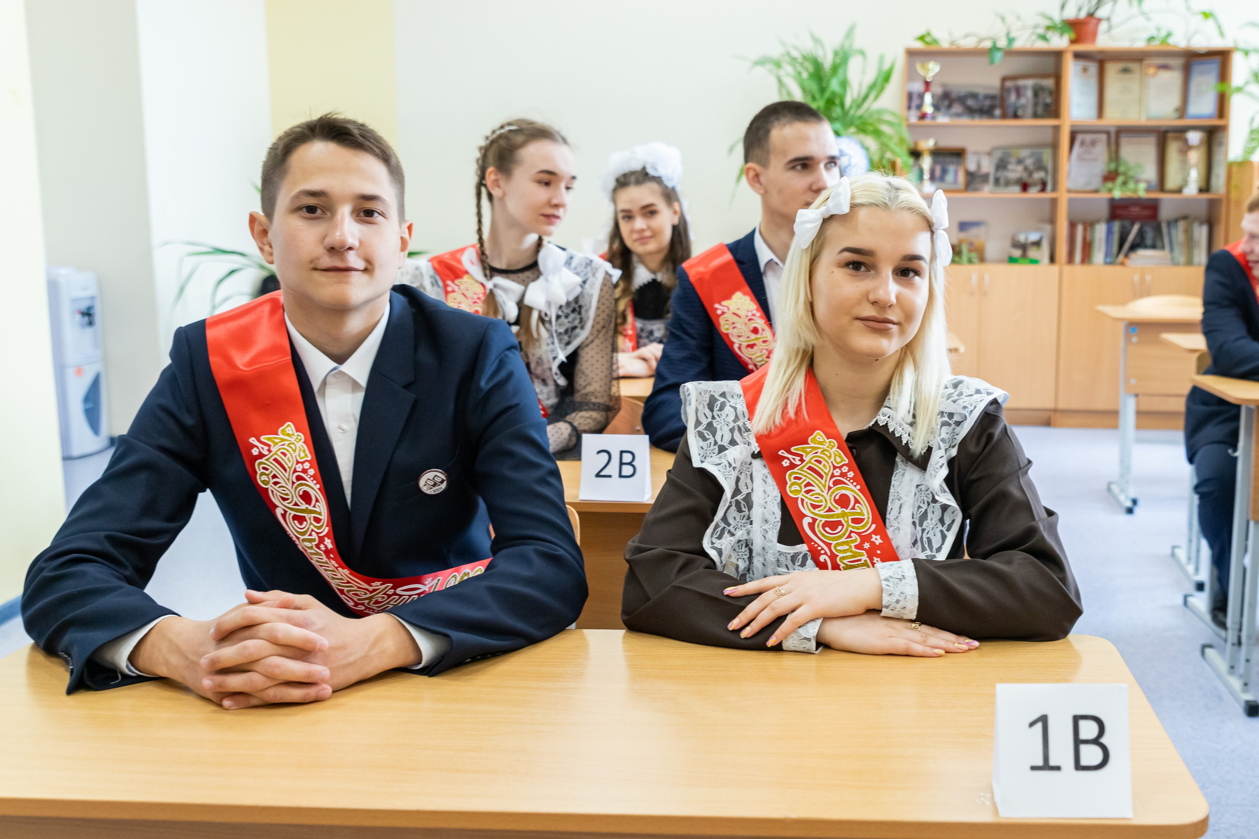 Фото выпуск 11 класс. Свадебный фотограф Марина Суворова и видеооператор Олег Петров