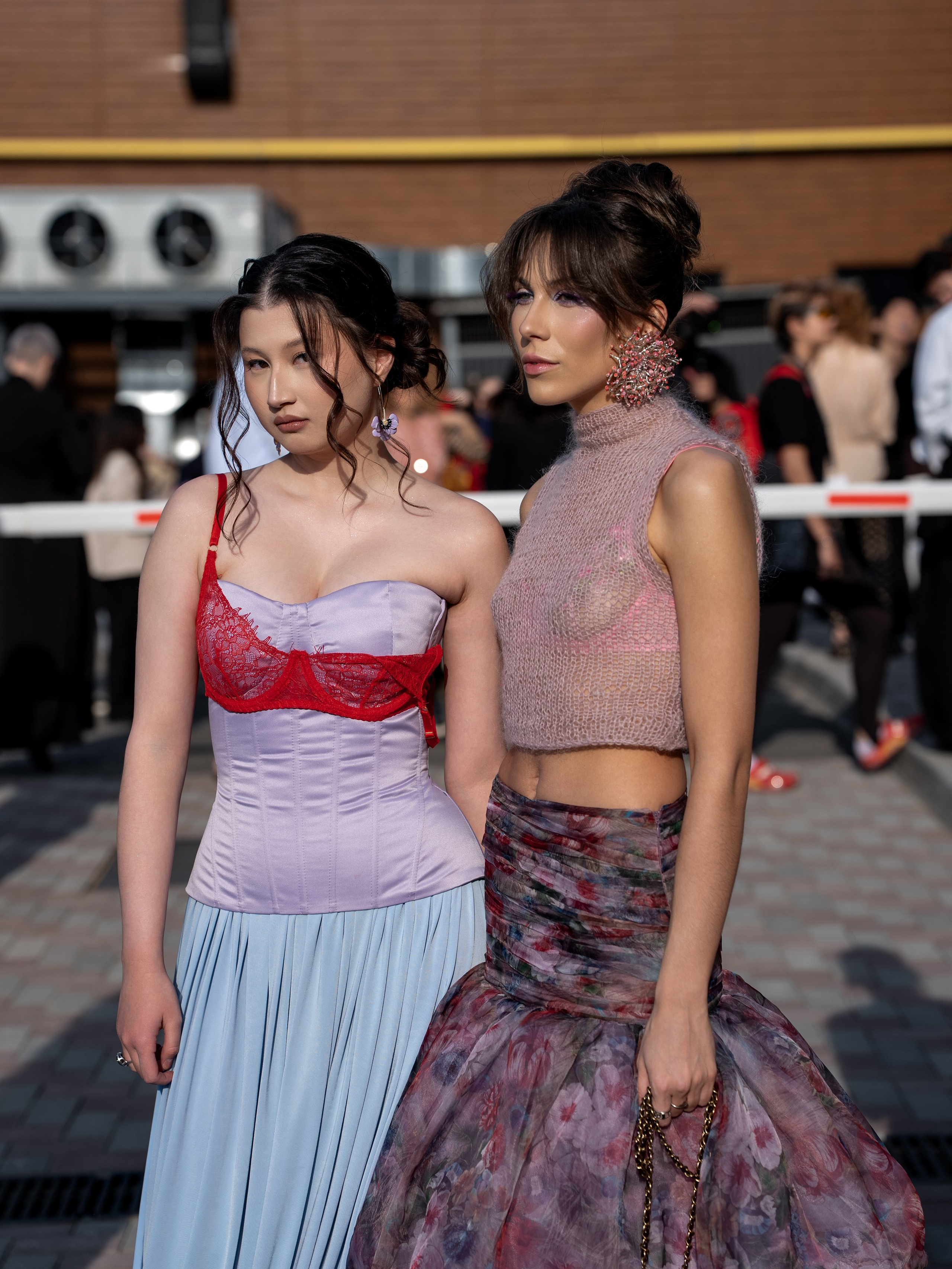Visa Fashion Week Almaty Pre-Fall 2026 April StreetStyle Day 1. Сайт Алматинского НЮ АРТ, будуар и фэшн фотографа Дениса Карпенко
