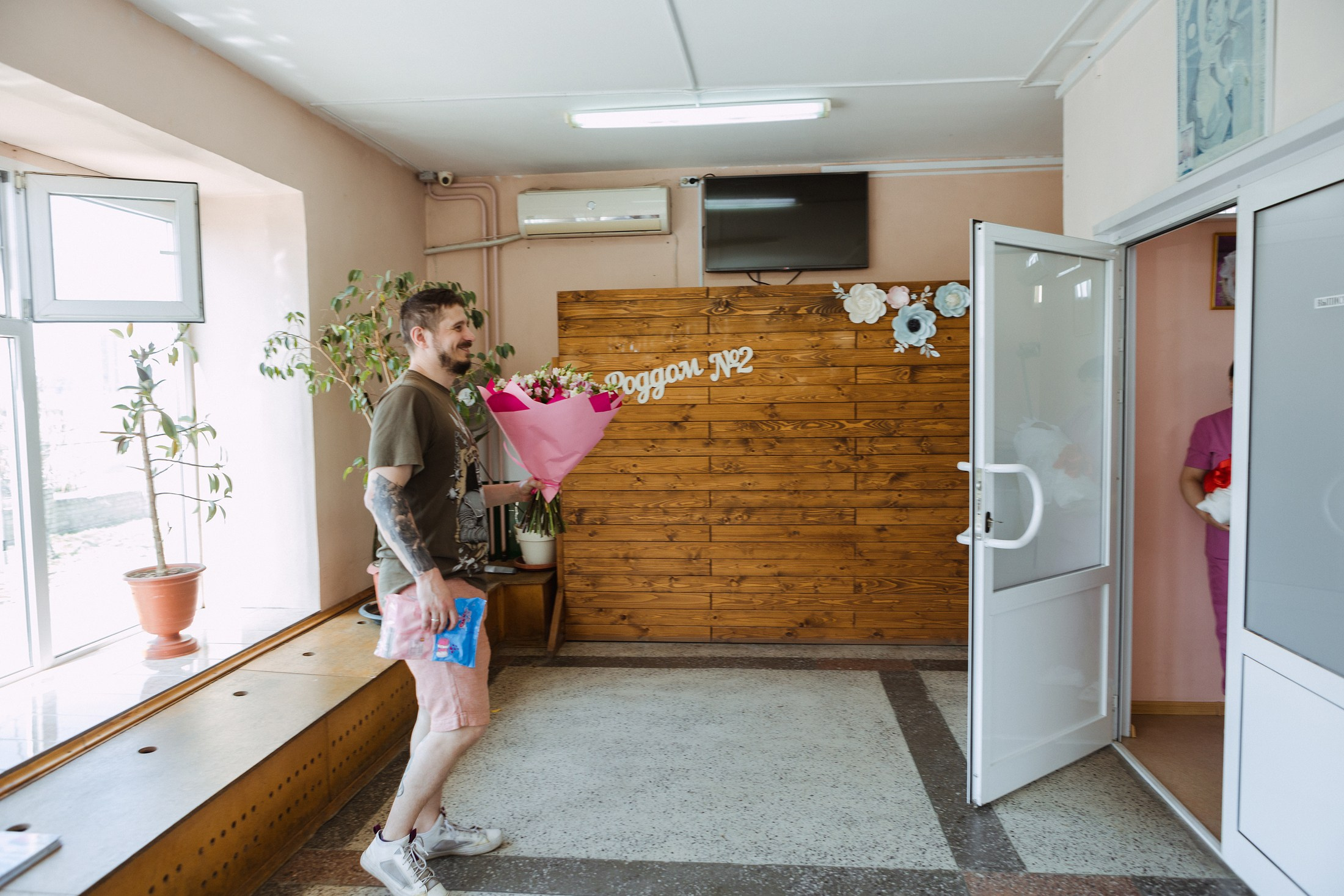 Выписка из Центрального роддома № 2. Фотографы в городе Волгограде — Людмила Агеева и Алексей Околелов