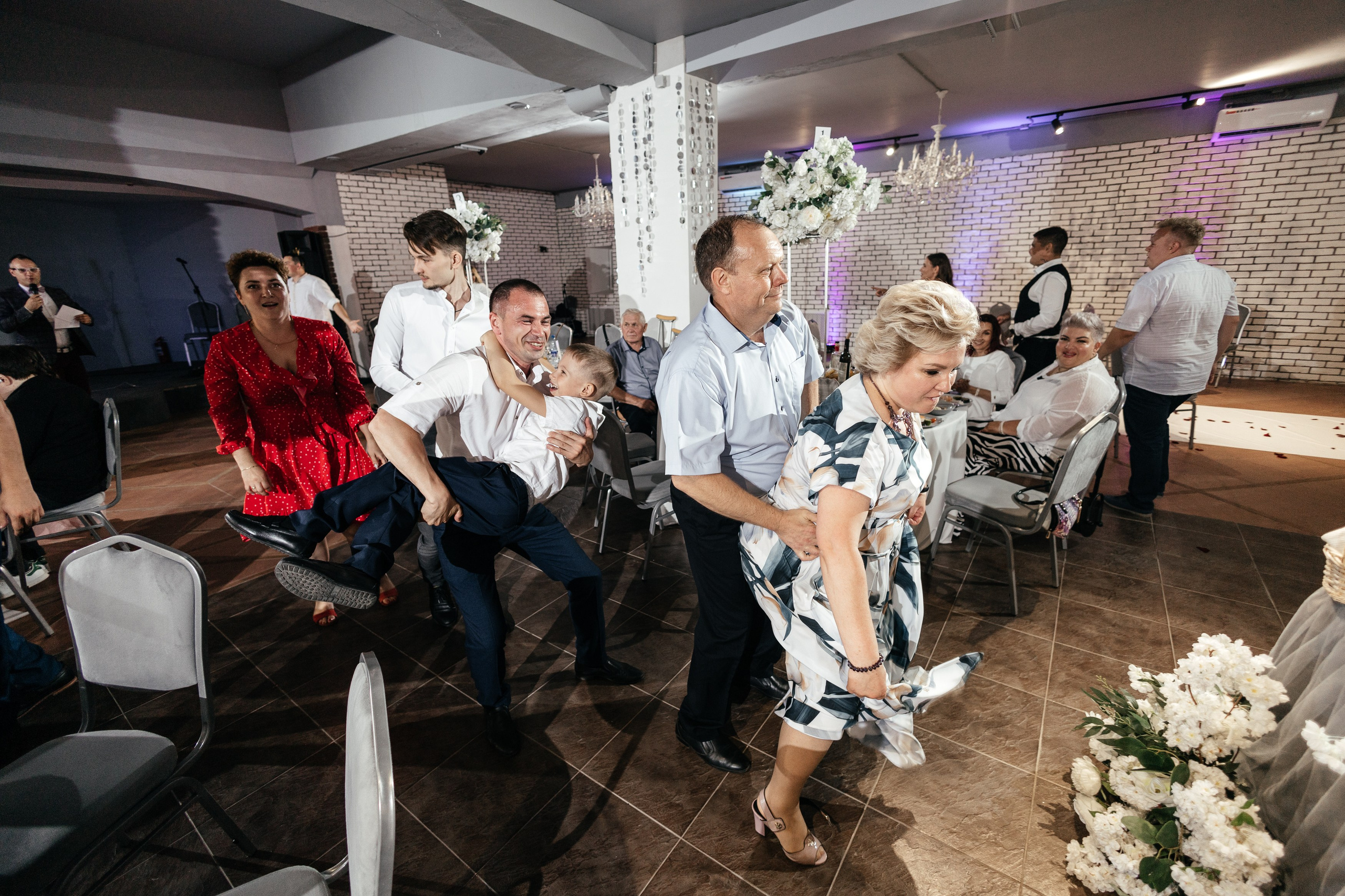 Свадебный фотограф Уфа — Руслан ГабдлисламовЖивые эмоции, красивые кадры, воспоминания на всю жизнь.Работаю по всей Республике Башкортоста. Свадебный фотограф Уфа Руслан Габдлисламов