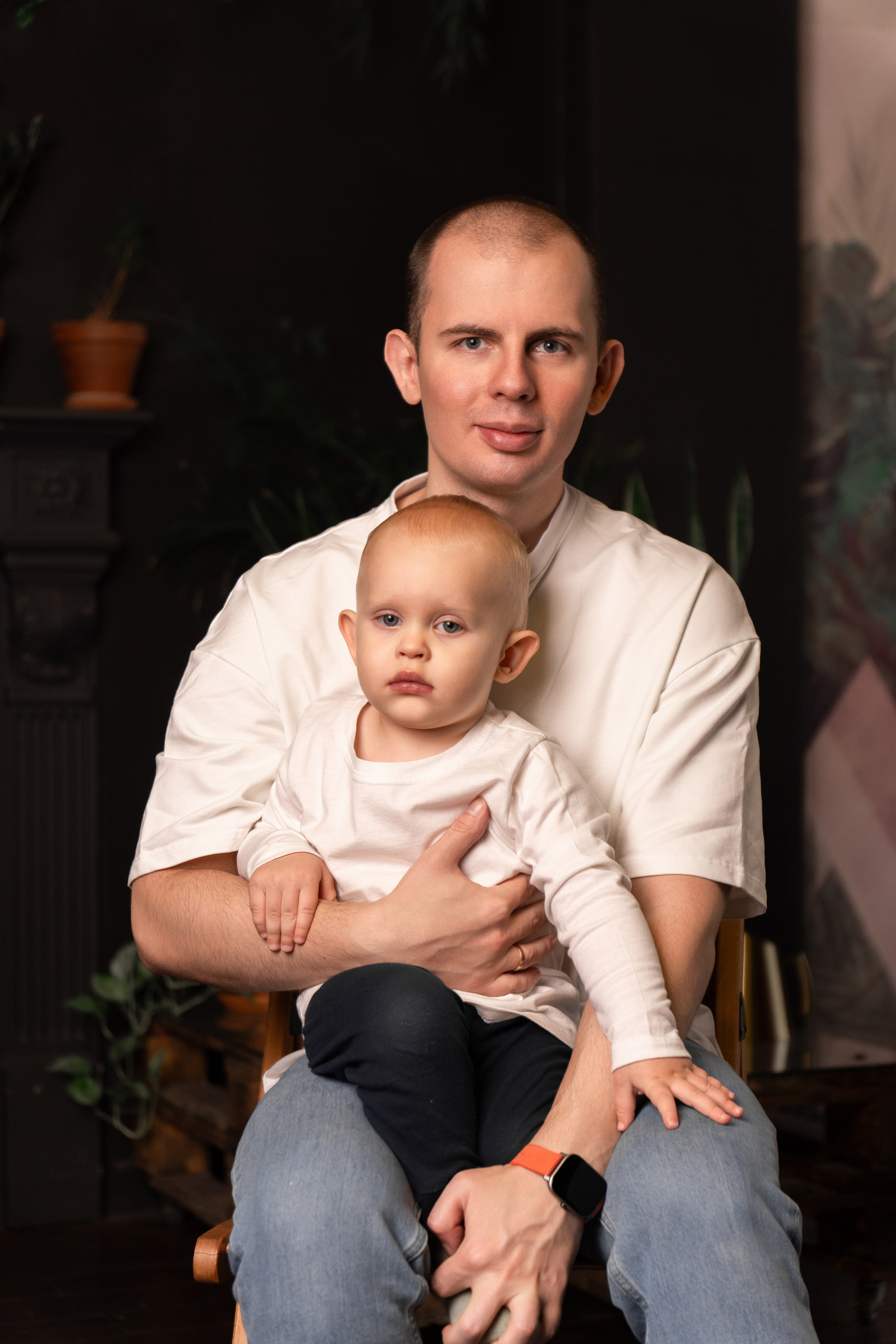 Семейная фотосессия в студии. Фото и видео съёмка в Москве и МО Александр Чапала и Трояк Алеся