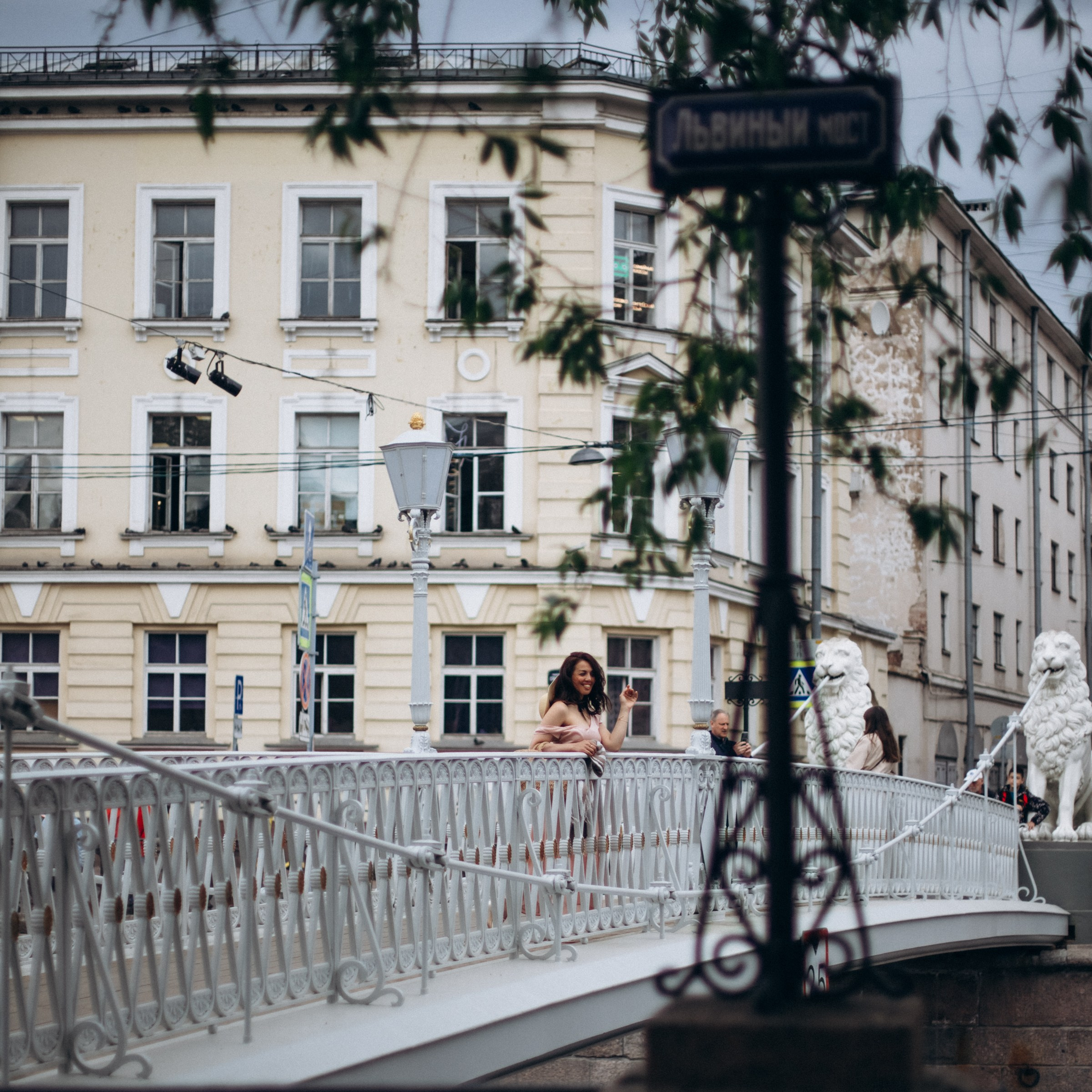 Анастасия в июне. Фотопрогулка в Петербурге. Индивидуальный и семейный фотограф в Санкт-Петербурге