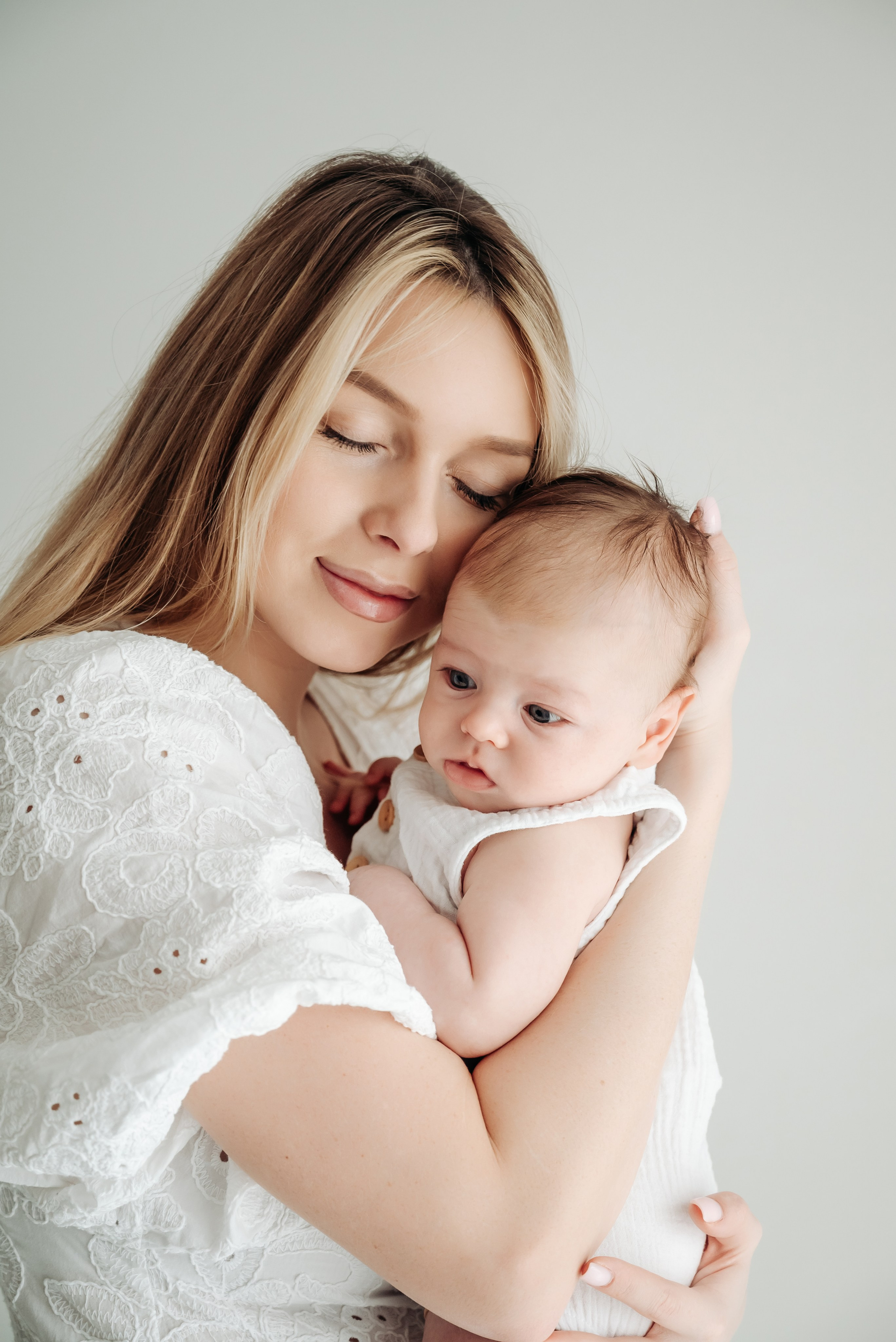 Newborn. Фотограф Татьяна Ульянова. Съёмка выписки из роддома, Таинства Крещения