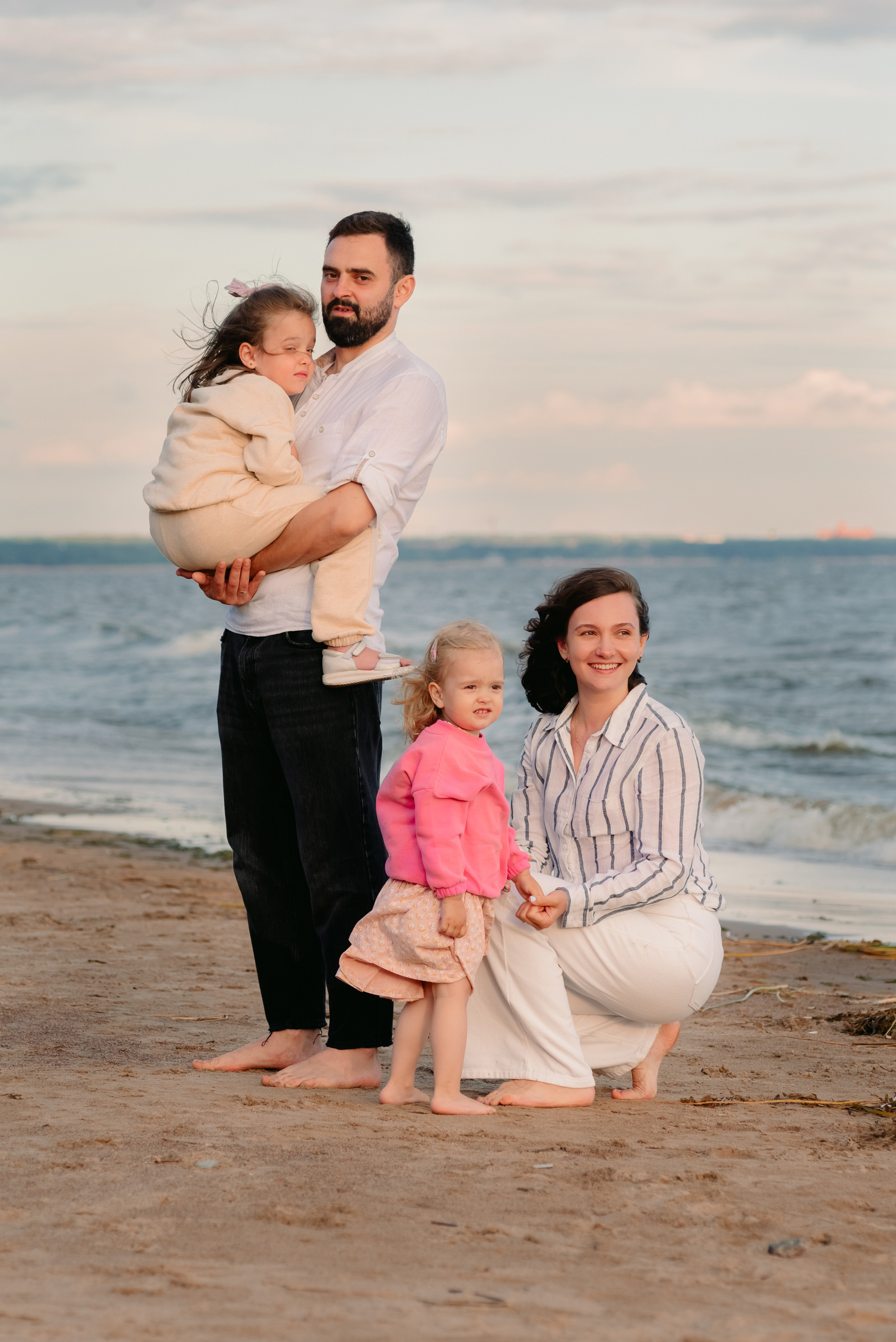 Семейная фотосессия на берегу финского залива. Фотограф Юлия Кондратьева