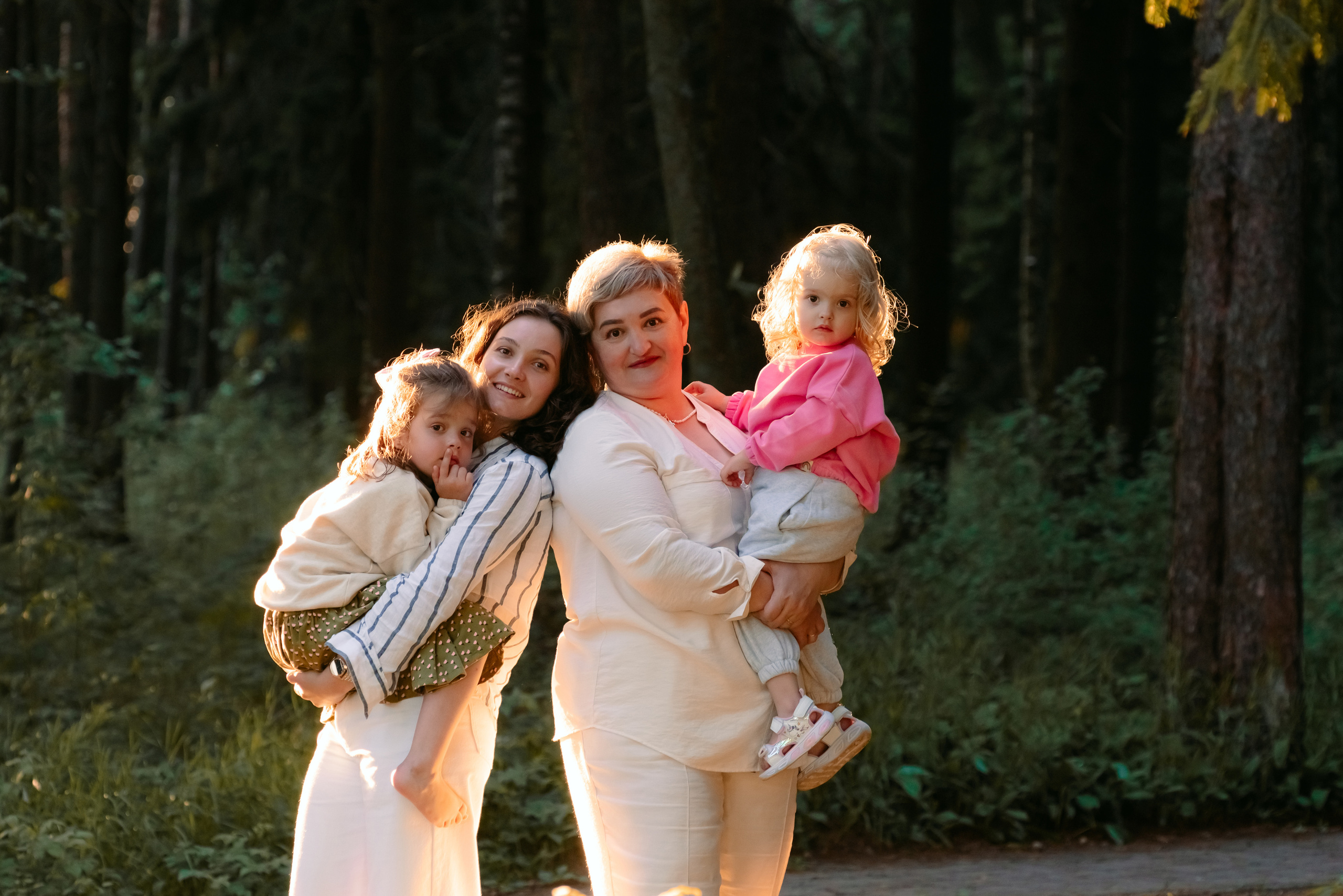 Семейная фотосессия на берегу финского залива. Фотограф Юлия Кондратьева