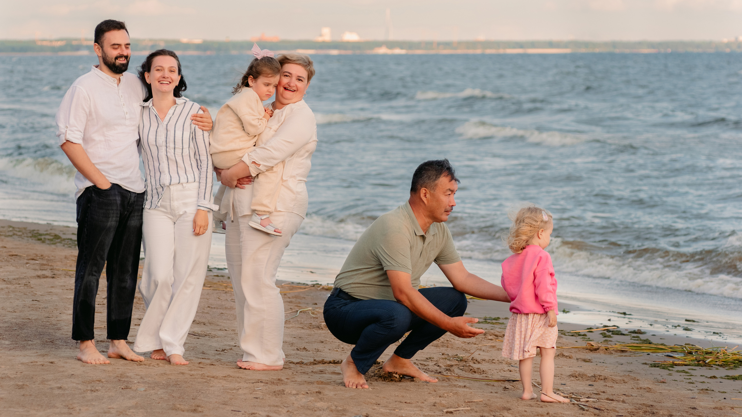 Семейная фотосессия на берегу финского залива. Фотограф Юлия Кондратьева