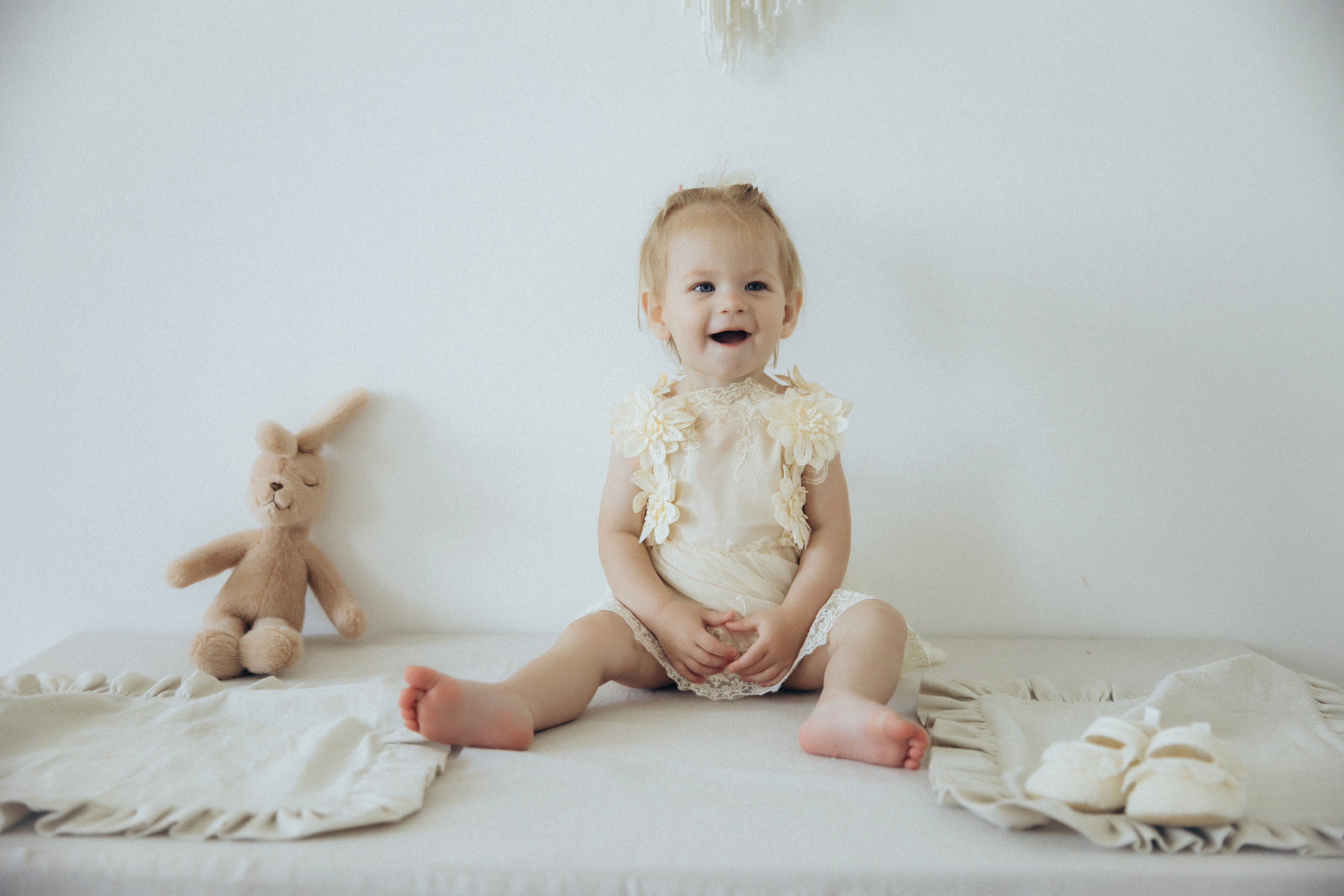 Полина с мамой. Фотограф на крещение в Рязани. Семейный фотограф