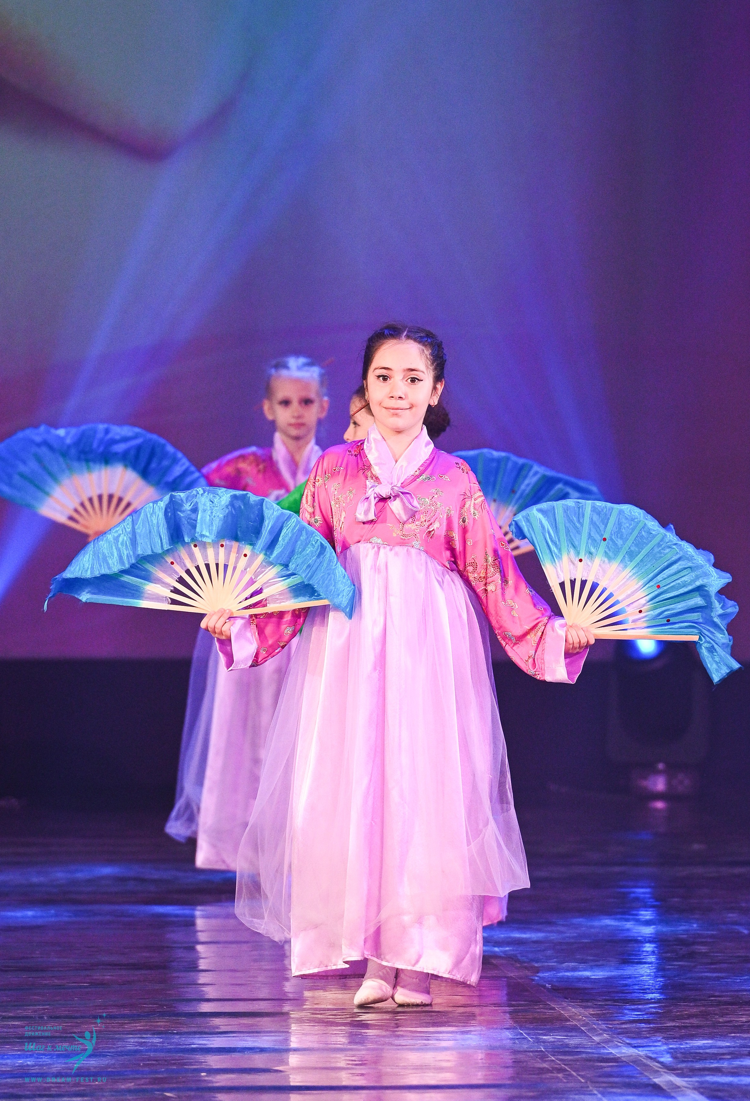 24.05.2025 «Мир под названием — Искусство танца» Фестивальное движение «Шаг к мечте» г. Кострома. Медиастудия Фото Концепт