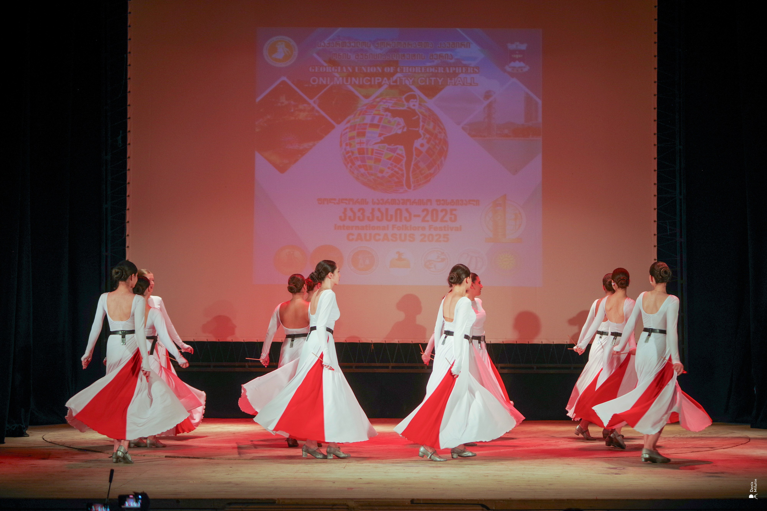 Танцы в прекрасном Они. Портретный фотограф Денис Милютин