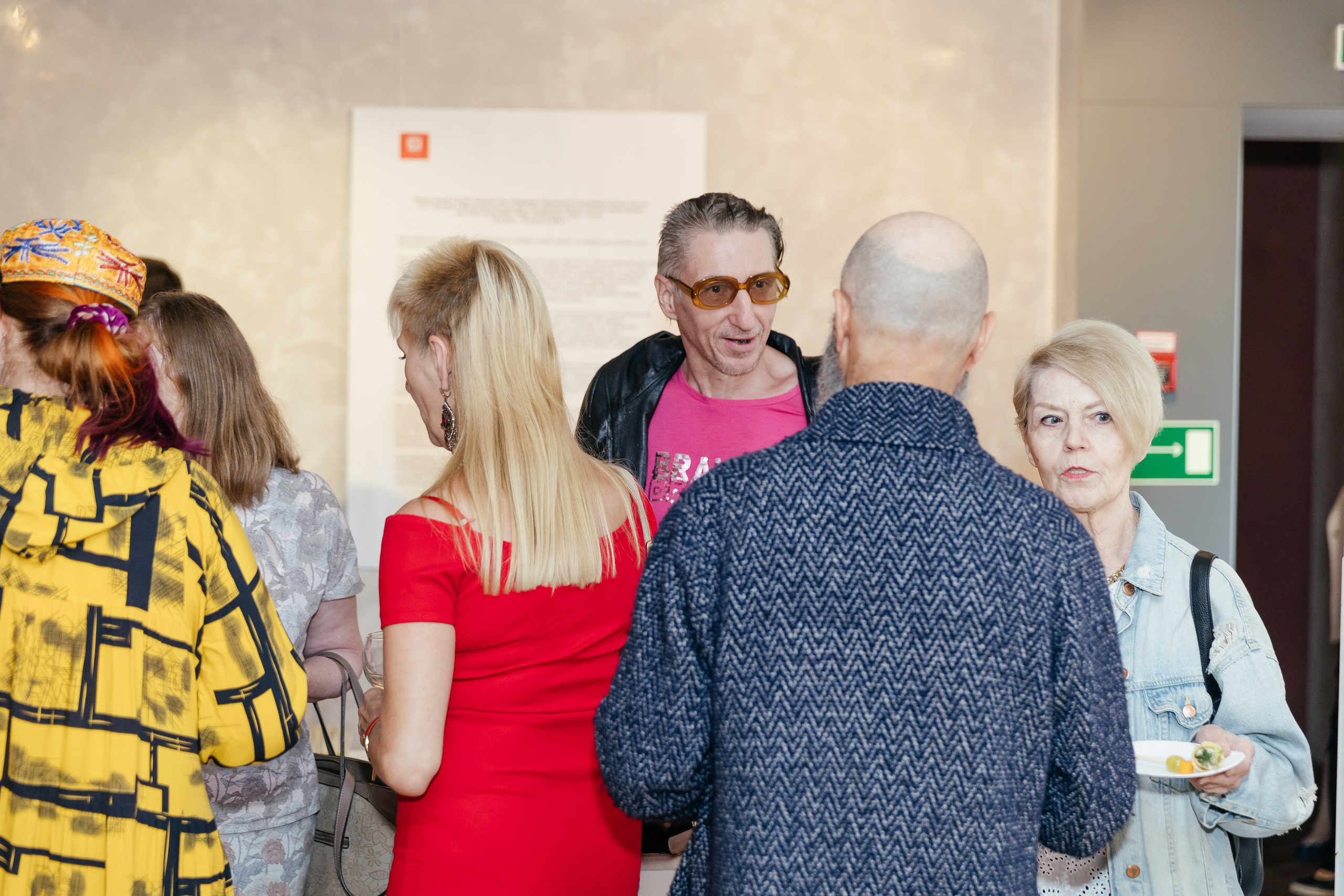 Выставка Лиры Алборовой «Цвет — это я». Свадебный и репортажный фотограф в Санкт-Петербурге Николай Голованов