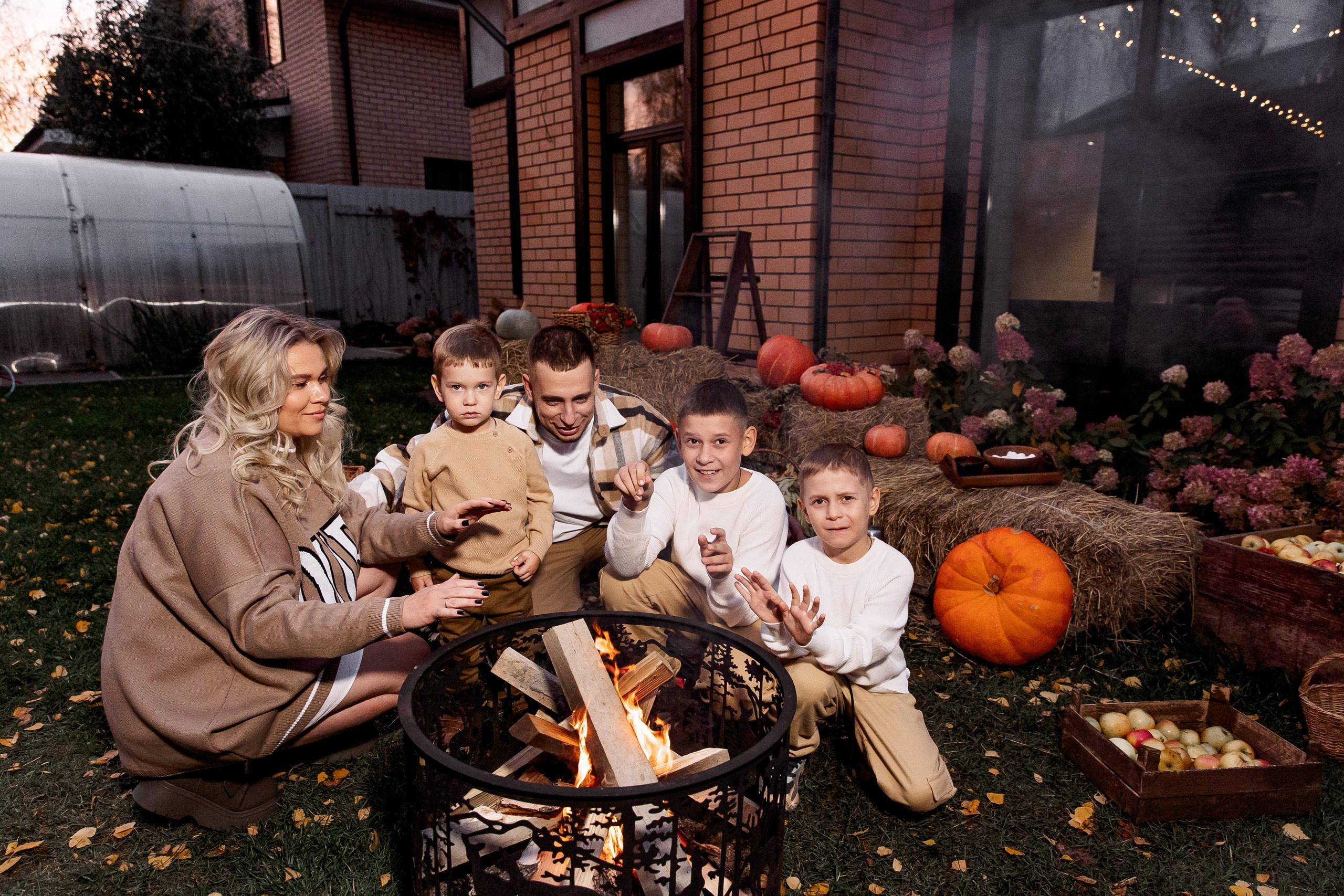 Эдуард и Дарья с сыновьями. Свадебный и семейный фотограф в Челябинске Юлия Ишимова