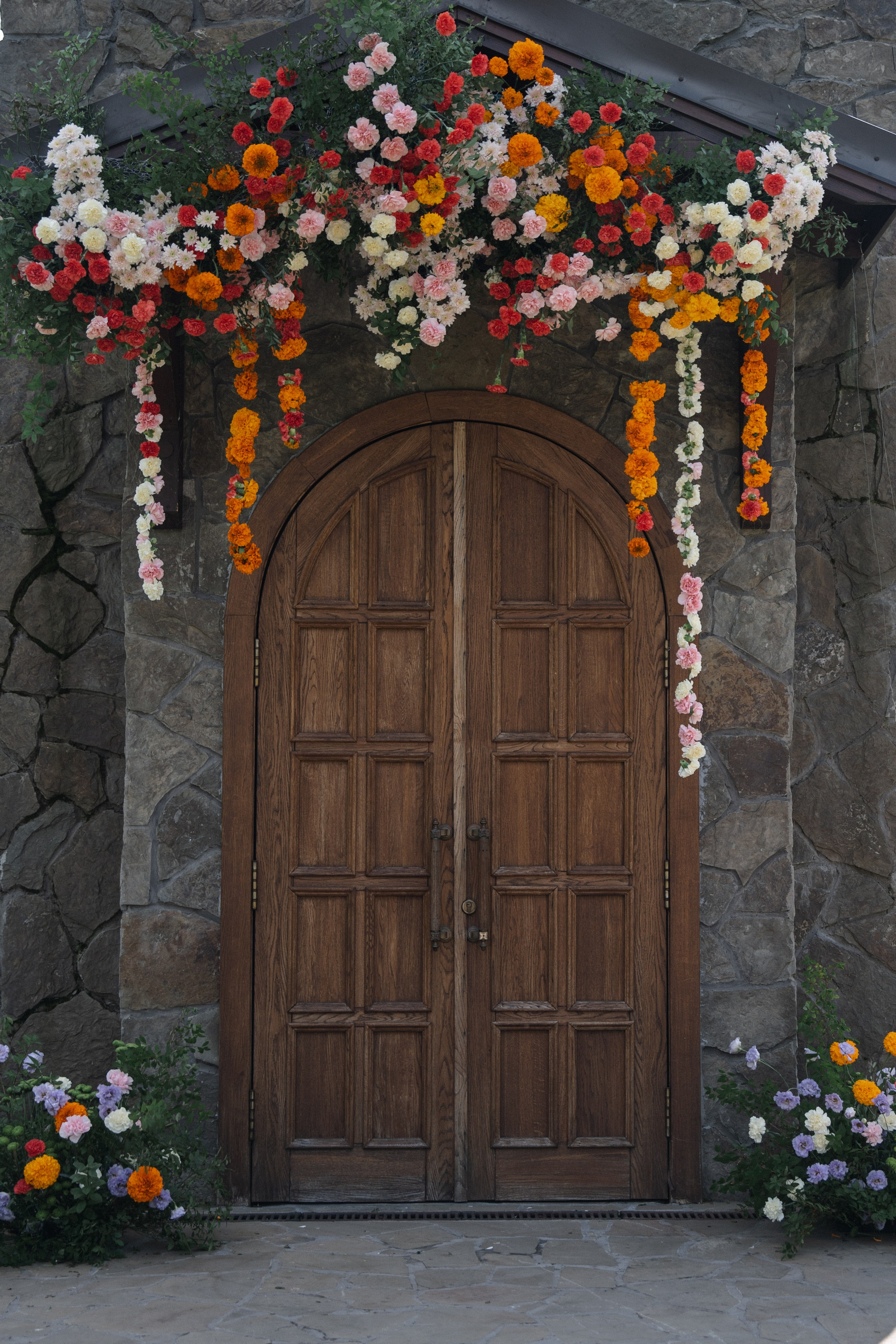 Арина & Иван. Камерная свадьба на природе в стиле в расслабленном стиле. Свадебный фотограф организатор в Санкт-Петербурге Ассоль Опарина