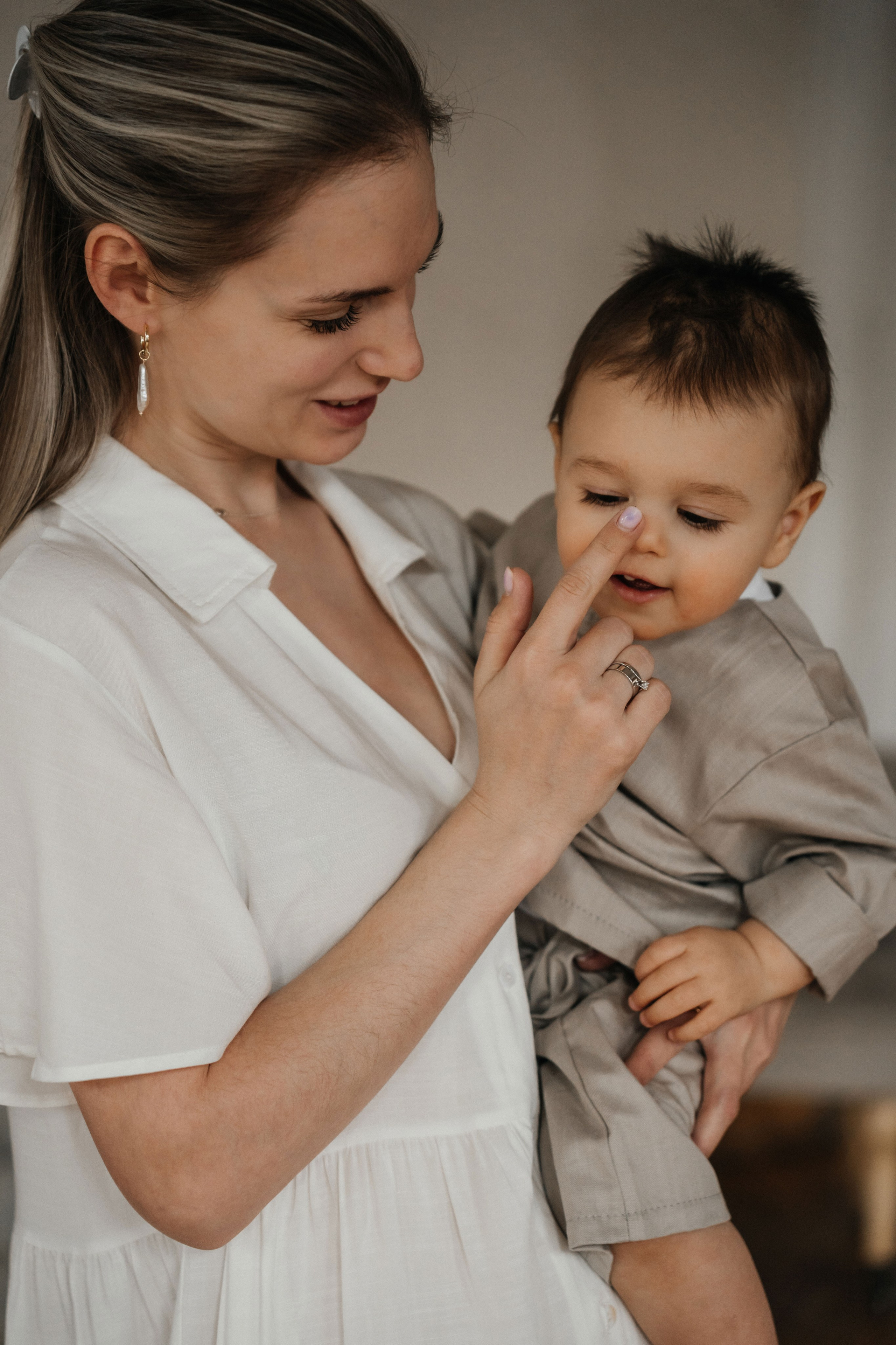 Маленькие ножки в читальне им. Пушкина. Ваш фотограф Вика Артемова