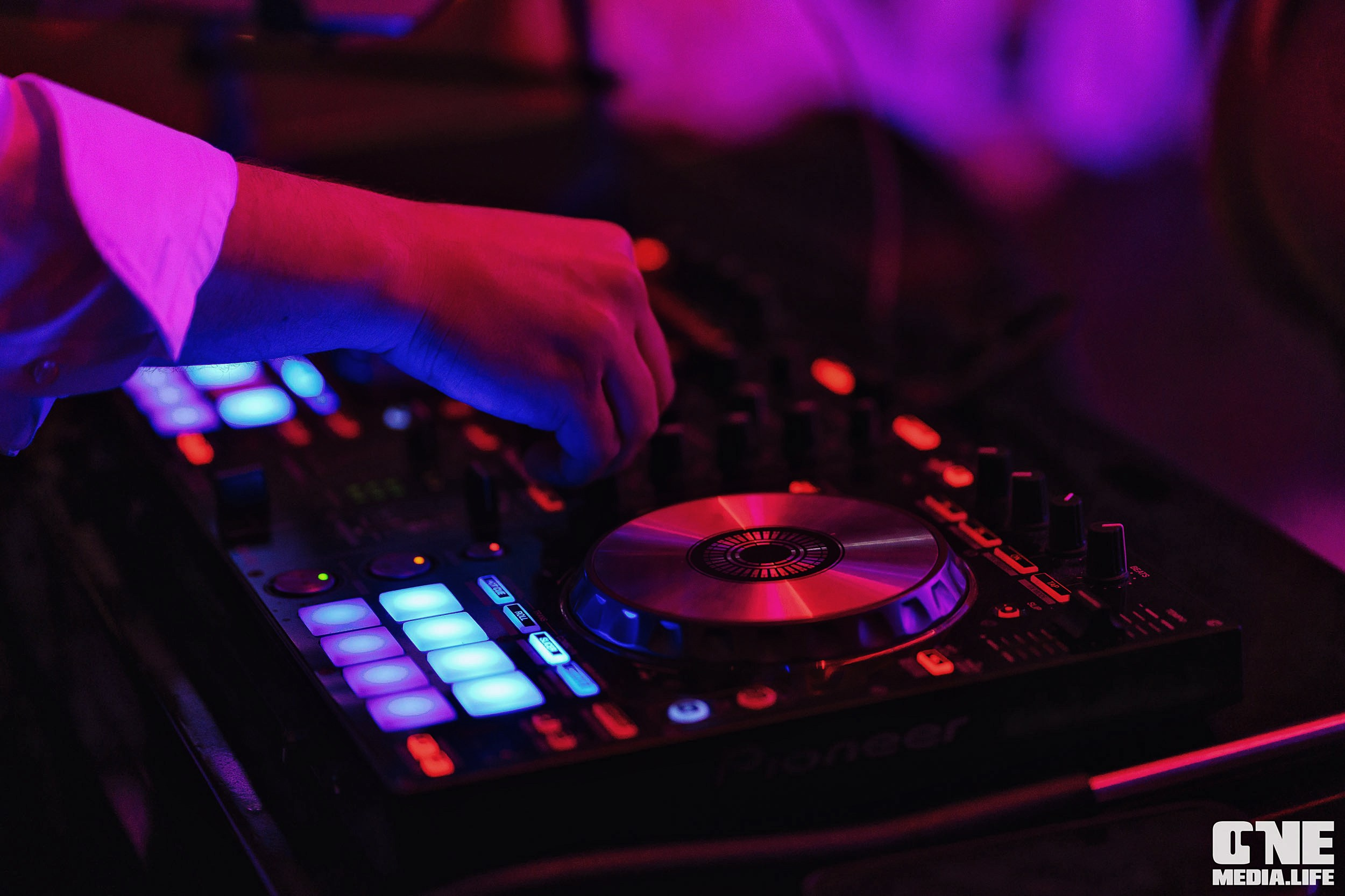 Фоторепортаж из караоке-клуба Эйфория. One Media Life: фоторепортажи, фотоотчеты с мероприятий и заведений