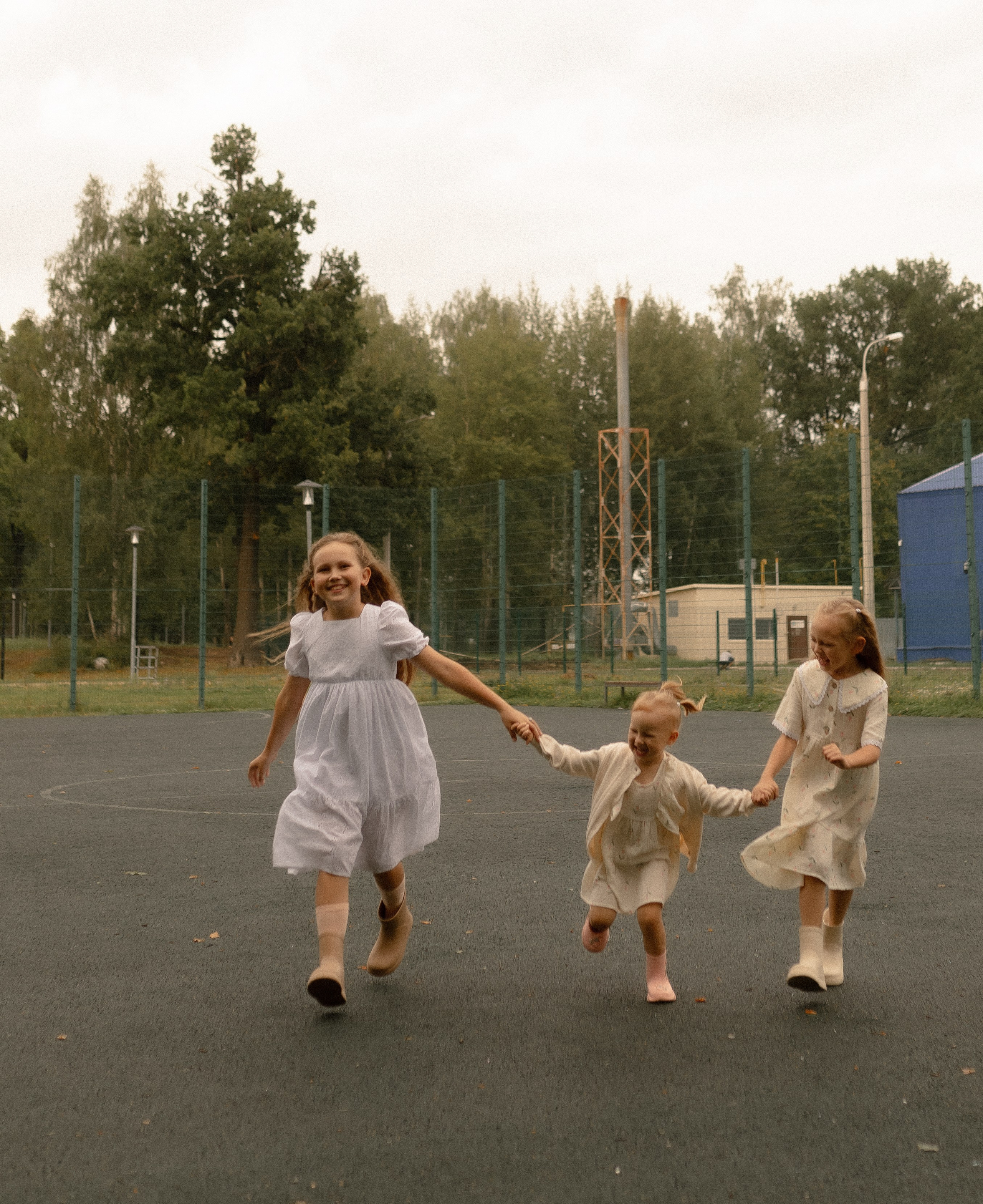 Мама Алина, Маша, Дина и Анечка. Фотограф Татьяна Семенова