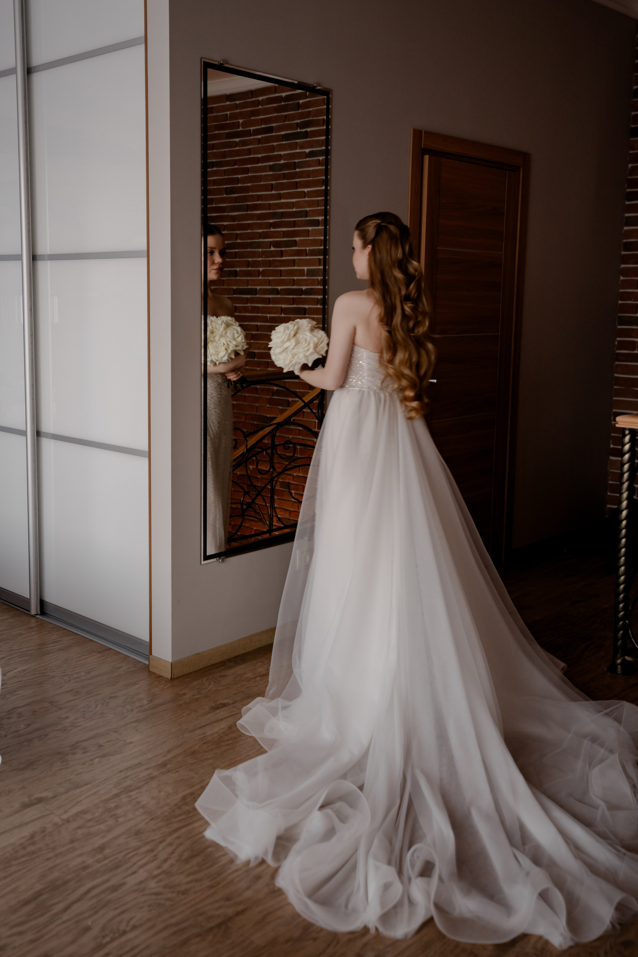 СВАДЕБНАЯ СЬЕМКА СБОРОВ В ОТЕЛЕ И ВЫЕЗД НА ЦЕРЕМОНИЮ (СНЯТО В СИБИРЕ В НИЖНЕВАРТОВСКЕ). Профессиональный фотограф, Санкт-Петербург — Виктория Богомолова