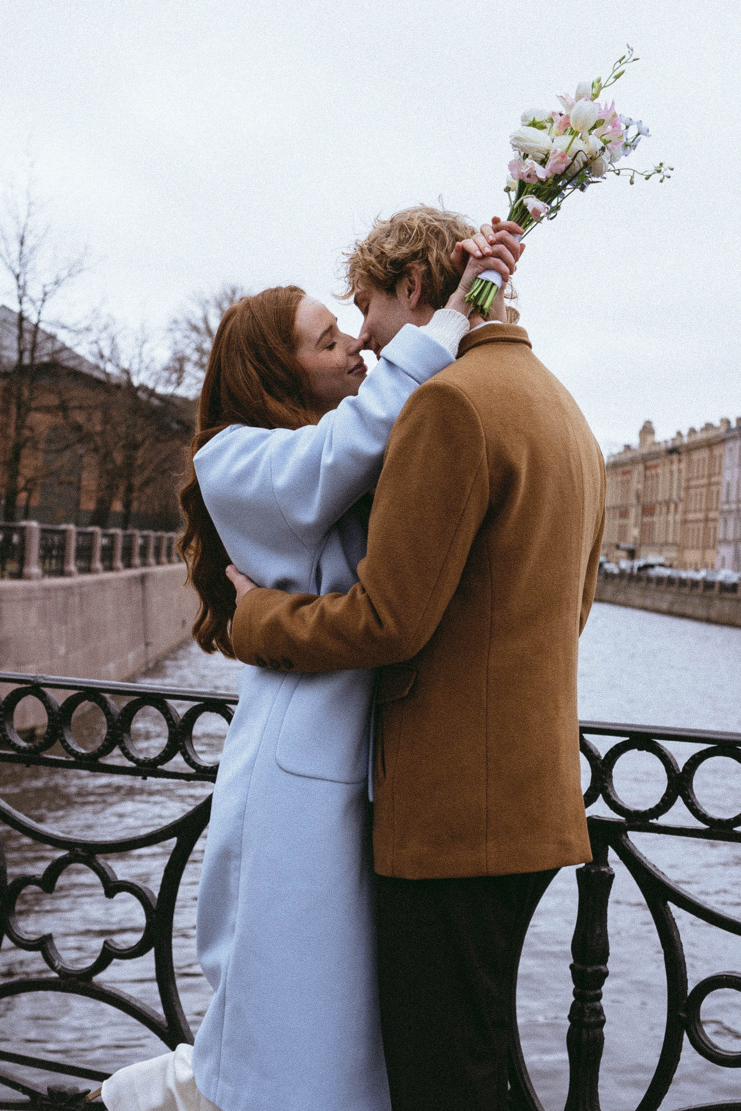 СВАДЕБНАЯ ПРОГУЛКА ПО ПЕТРОГРАДКЕ ВЕСНОЙ (ФОТОСЕССИИЯ ПАРЫ СВАДЕБНАЯ). Профессиональный фотограф, Санкт-Петербург — Виктория Богомолова