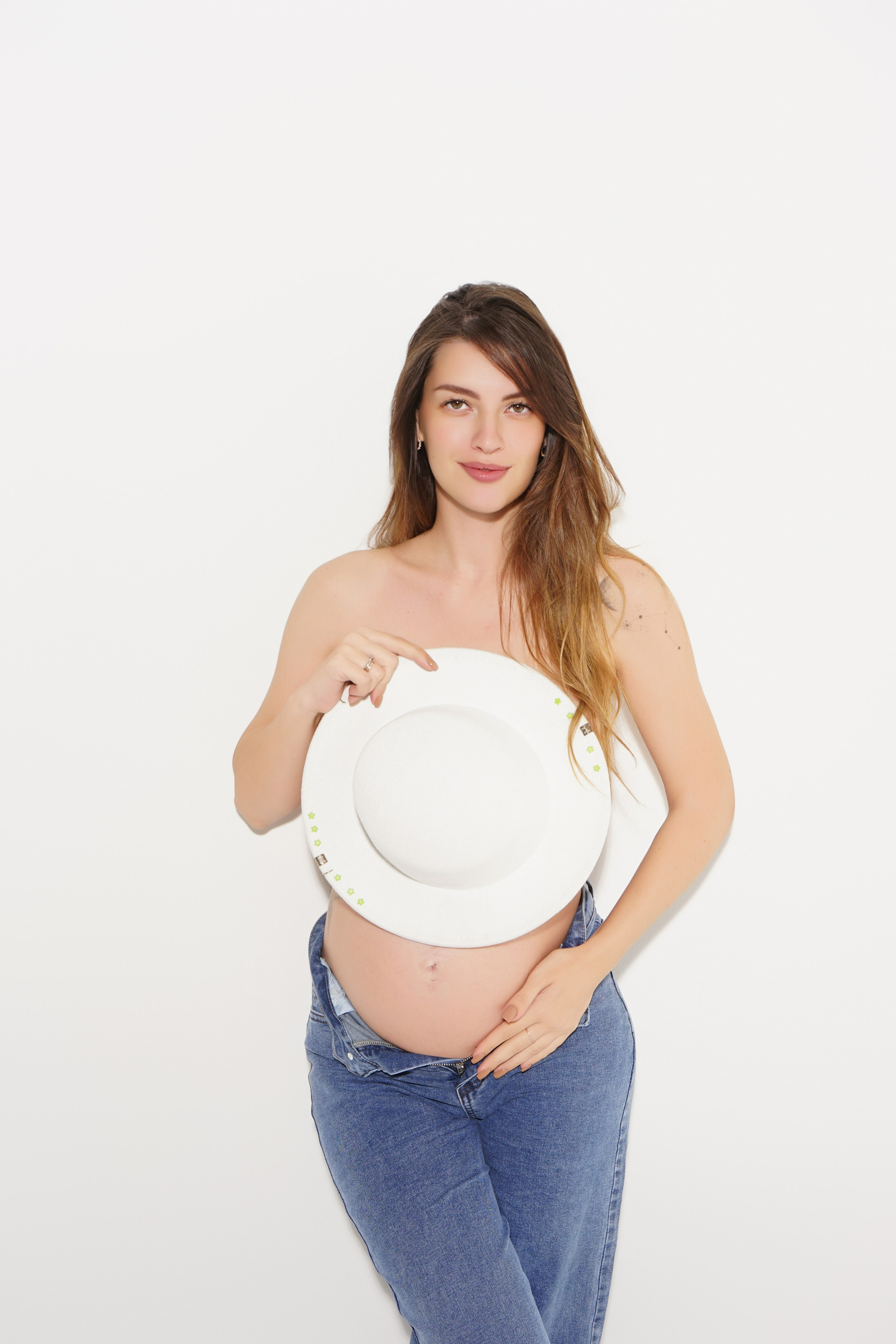 Съёмка беременности в моей фотостудии «НЕБО». Женский фотограф в Химках Алёна Ленёва