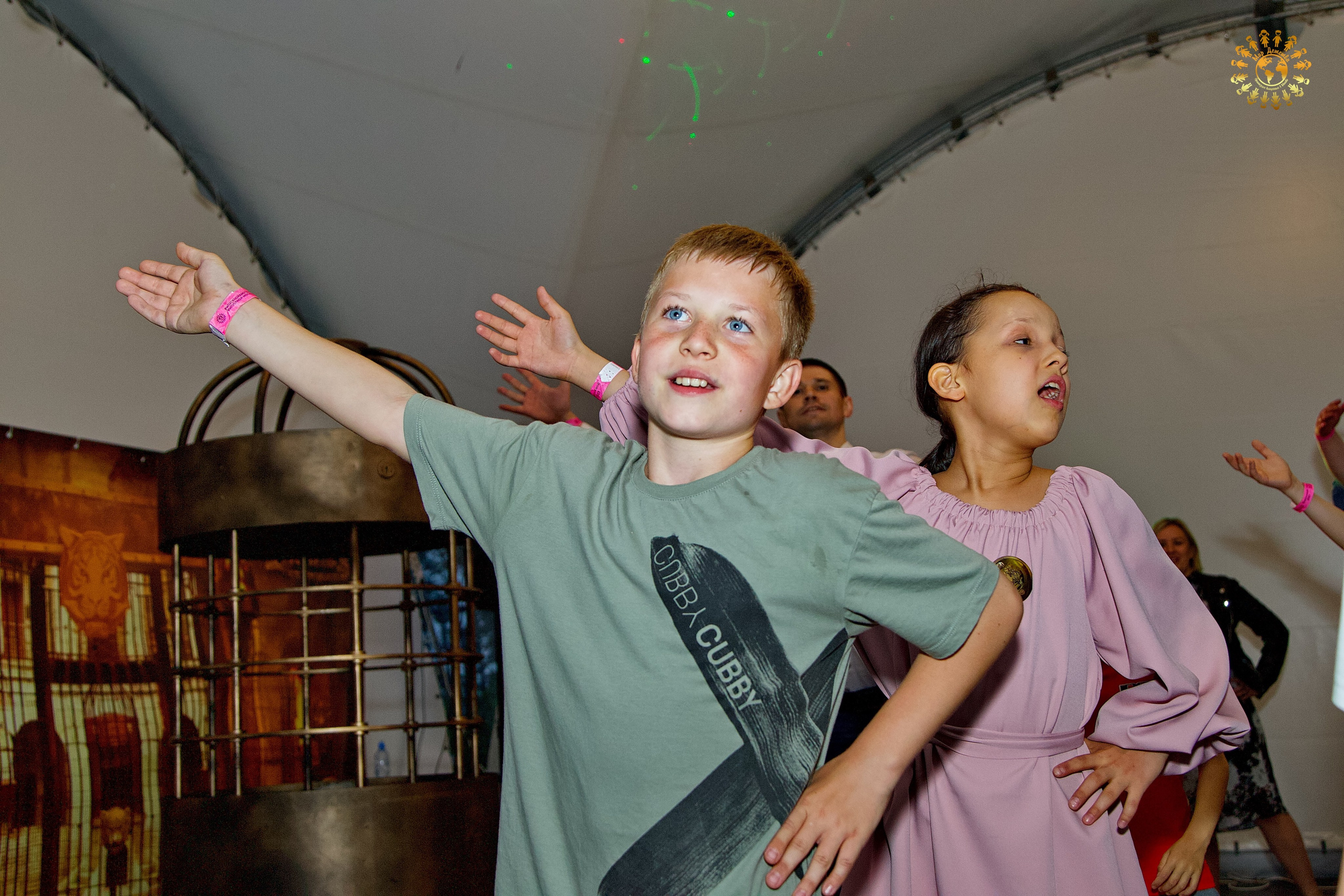 Выпускной 2023 (Школа 1195, 4-й класс). Репортажная съемка в Москве и области. Анималистика